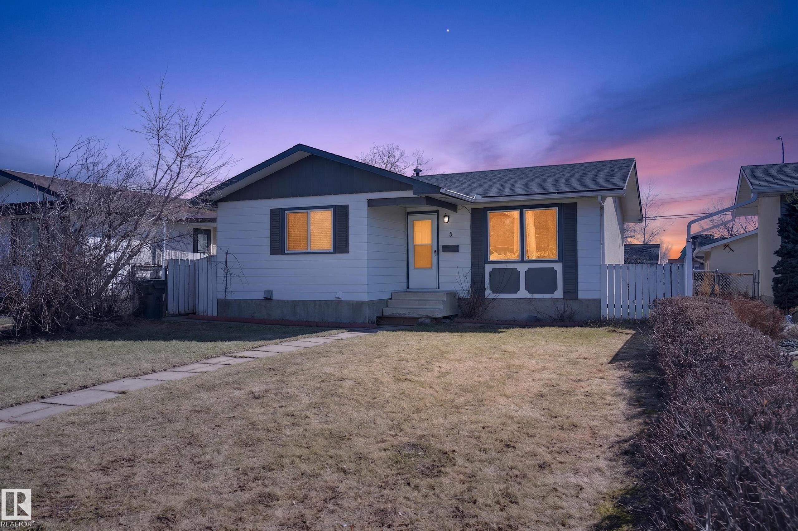 Second View of 5 LINDEN ST, Broxton Park, Spruce Grove, Alberta, T7X 2G4