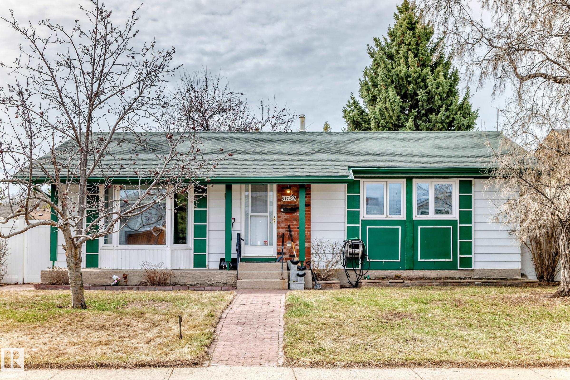 Second View of 11739 152A Avenue, Caernarvon, Edmonton, Alberta, T5X 1E5