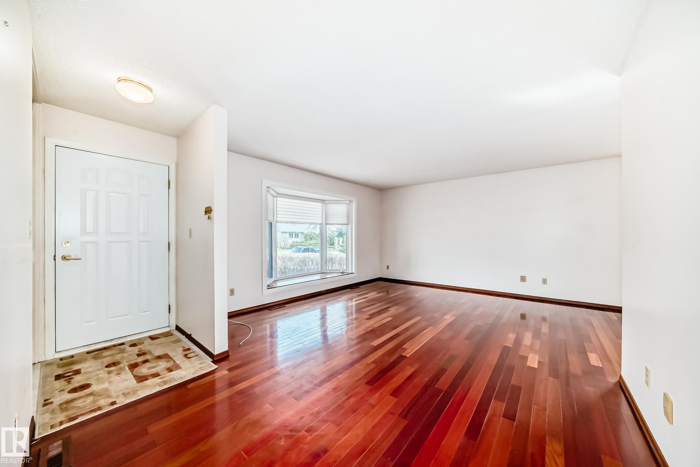Fourth View of 11739 152A Avenue, Caernarvon, Edmonton, Alberta, T5X 1E5