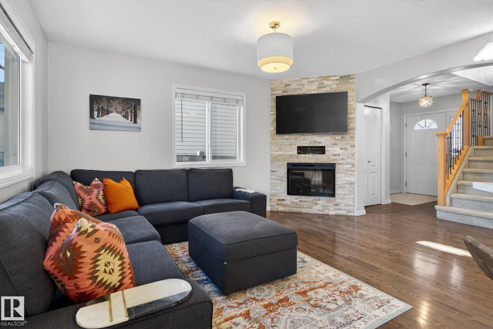 Fifth View of 5112 206 Street, The Hamptons, Edmonton, Alberta, T6M 0C5