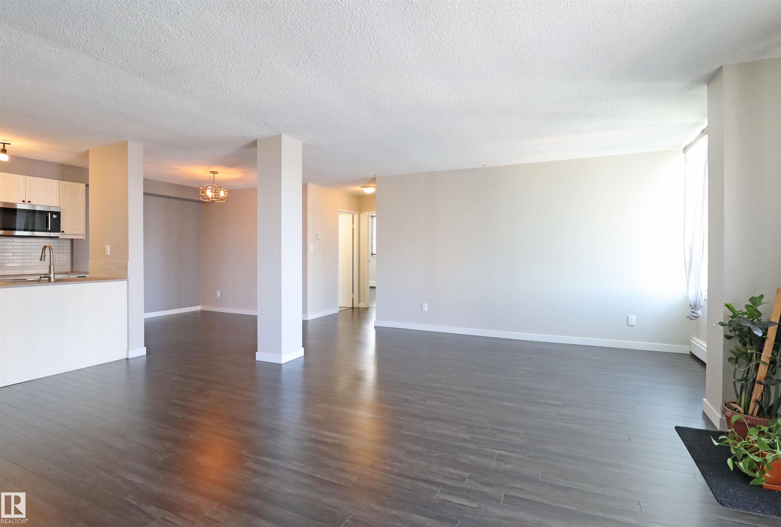Fifth View of 901 10160 116 Street, Wîhkwêntôwin, Edmonton, Alberta, T5K 1V9