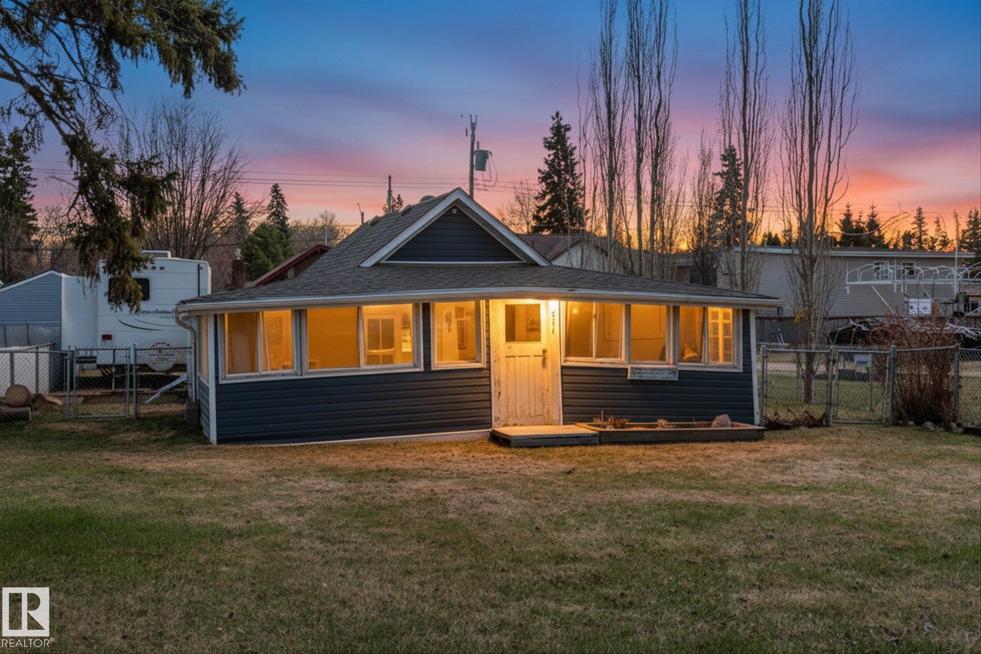 5211 50 Avenue, E4486527, Alberta,