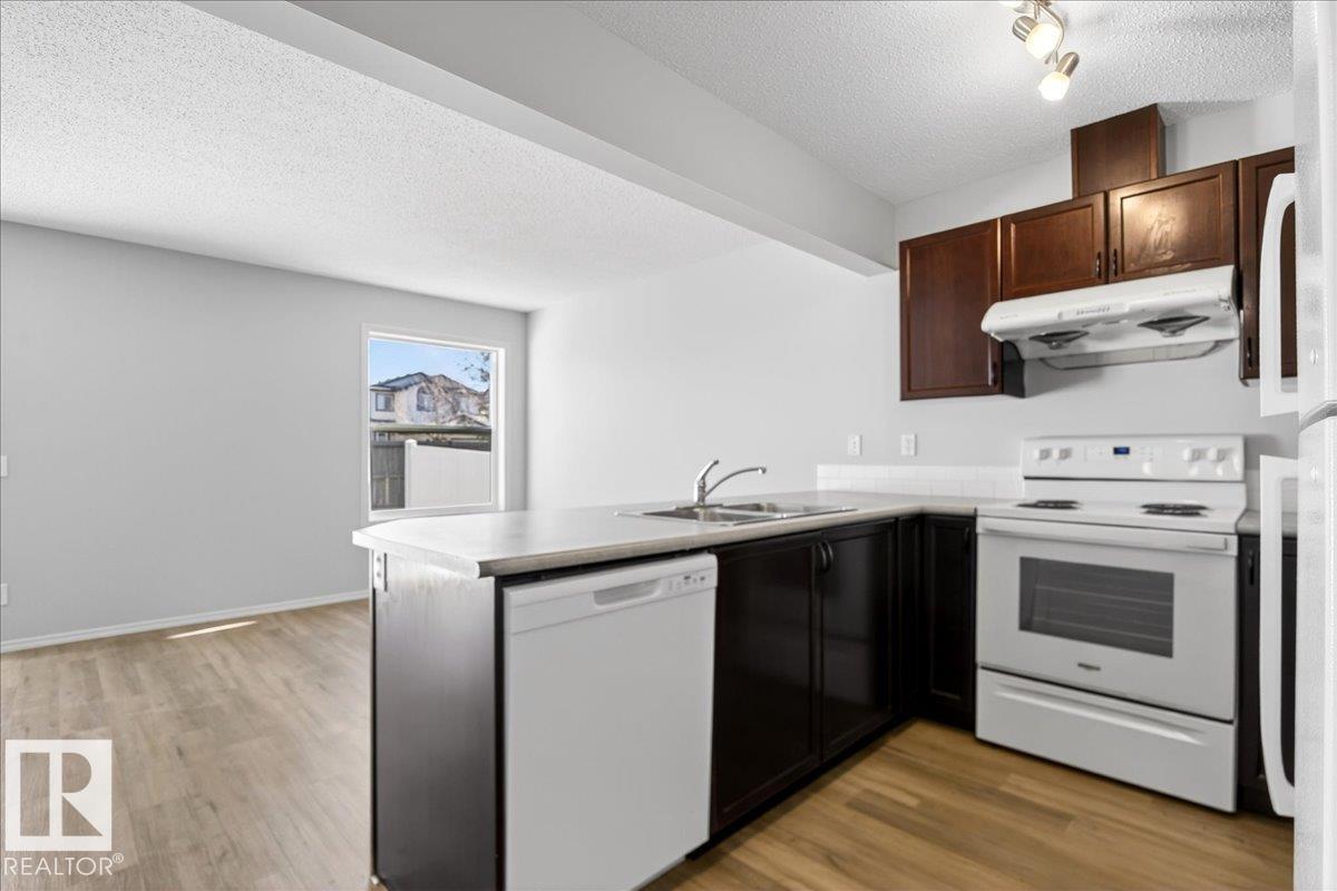 Fifth View of 7 18004 89 Street, Klarvatten, Edmonton, Alberta, T5Z 0E7