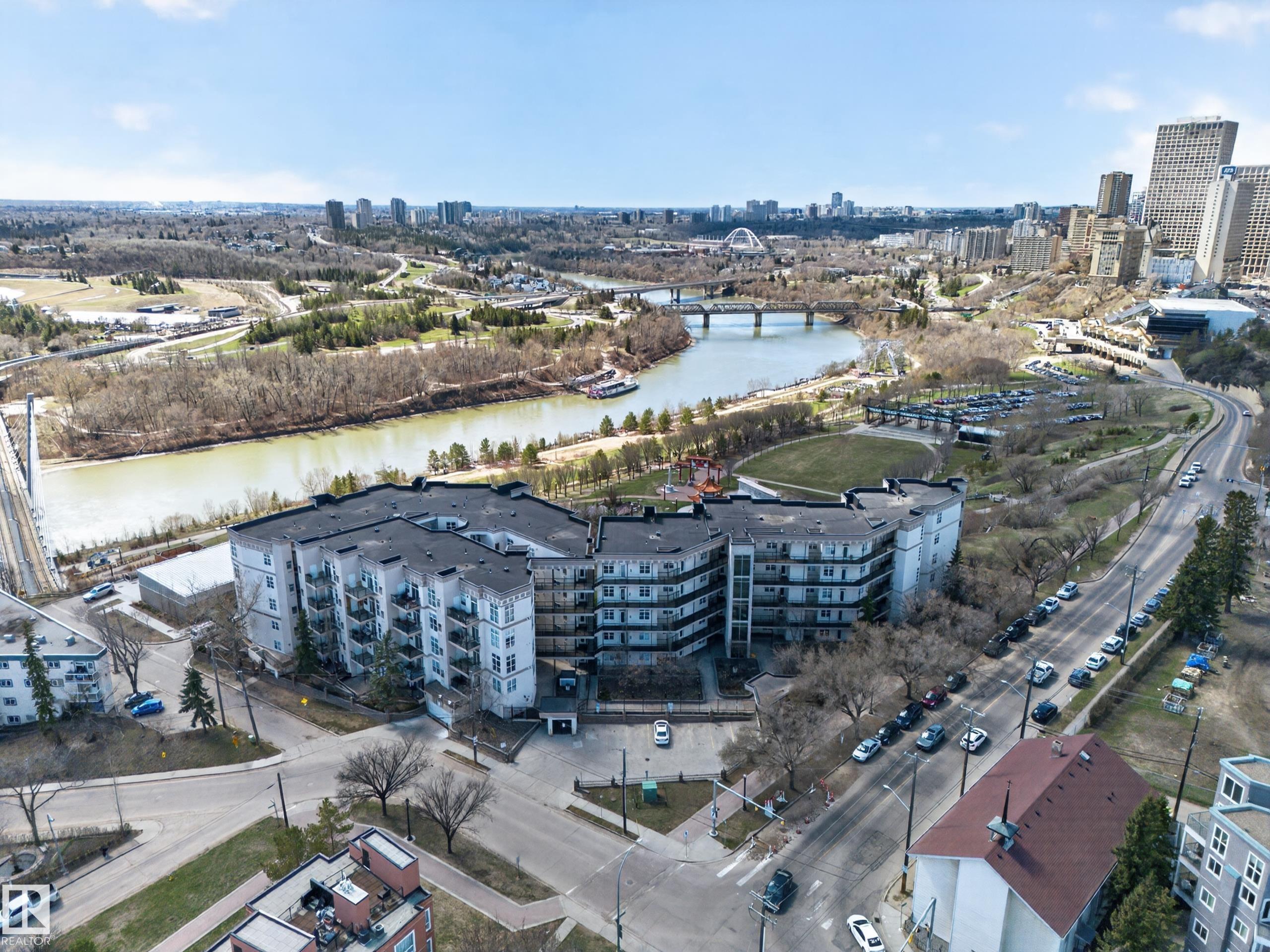 Third View of 516 9507 101 Avenue, Riverdale, Edmonton, Alberta, T5H 4R1
