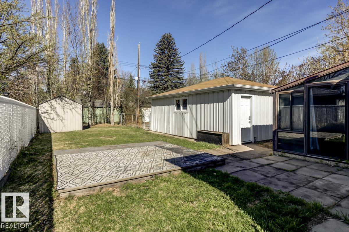 Third View of 9602 90 Street, Strathearn, Edmonton, Alberta, T6C 3M5