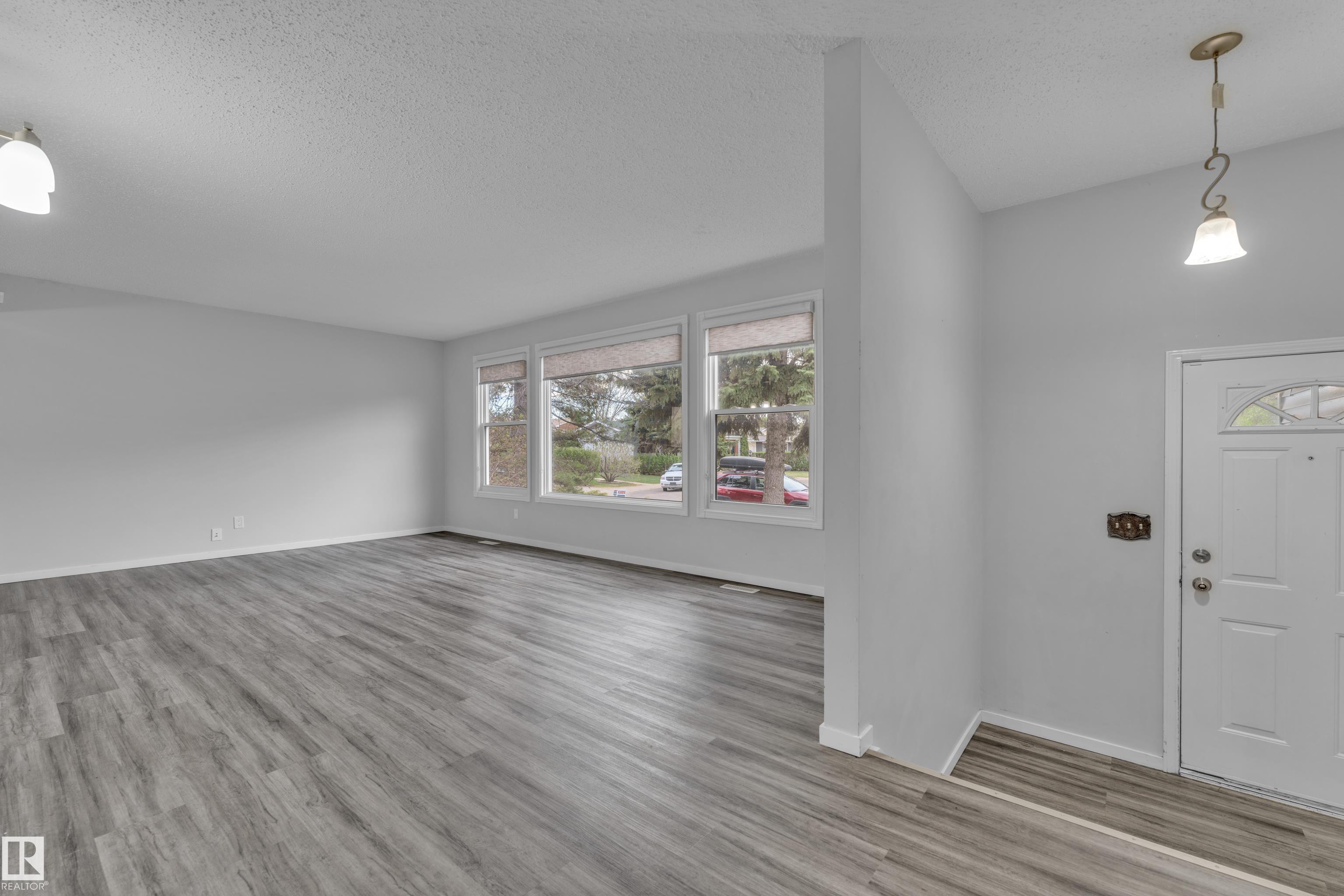 Fifth View of 2119 85 Street, Satoo, Edmonton, Alberta, T6K 2G1