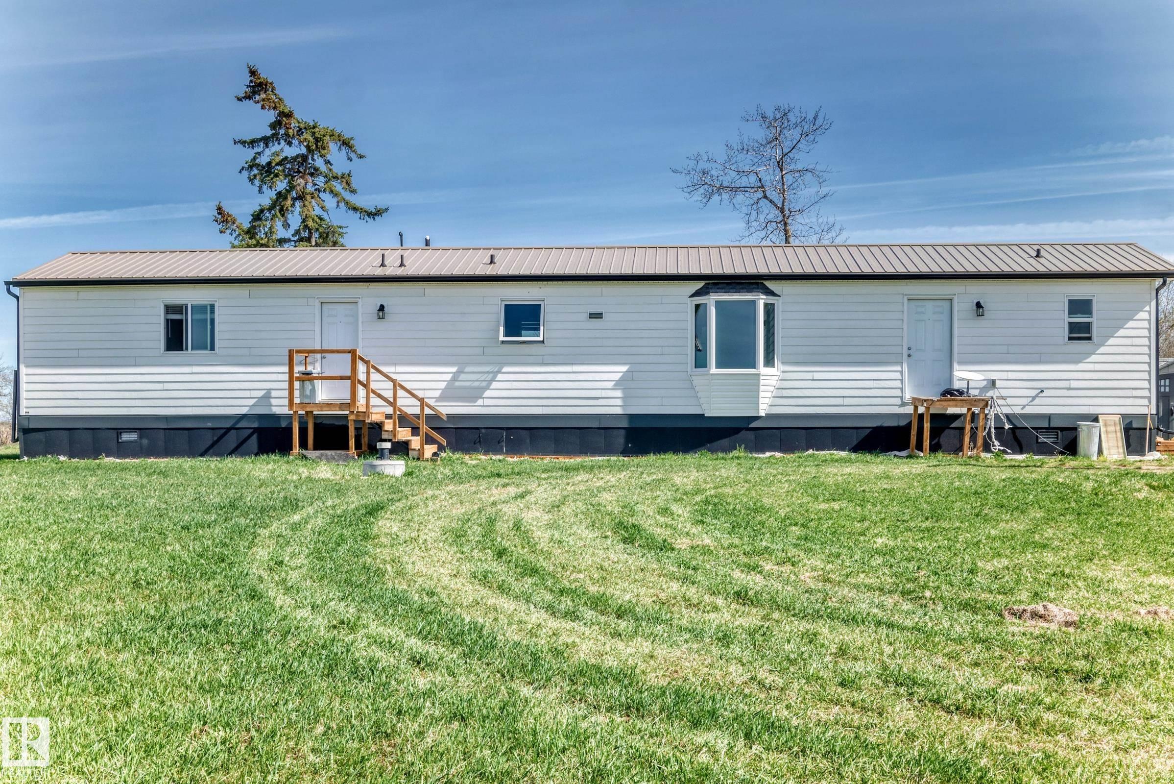 Third View of 56432 HWY 777, None, Rural Barrhead County, Alberta, T7N 0L6