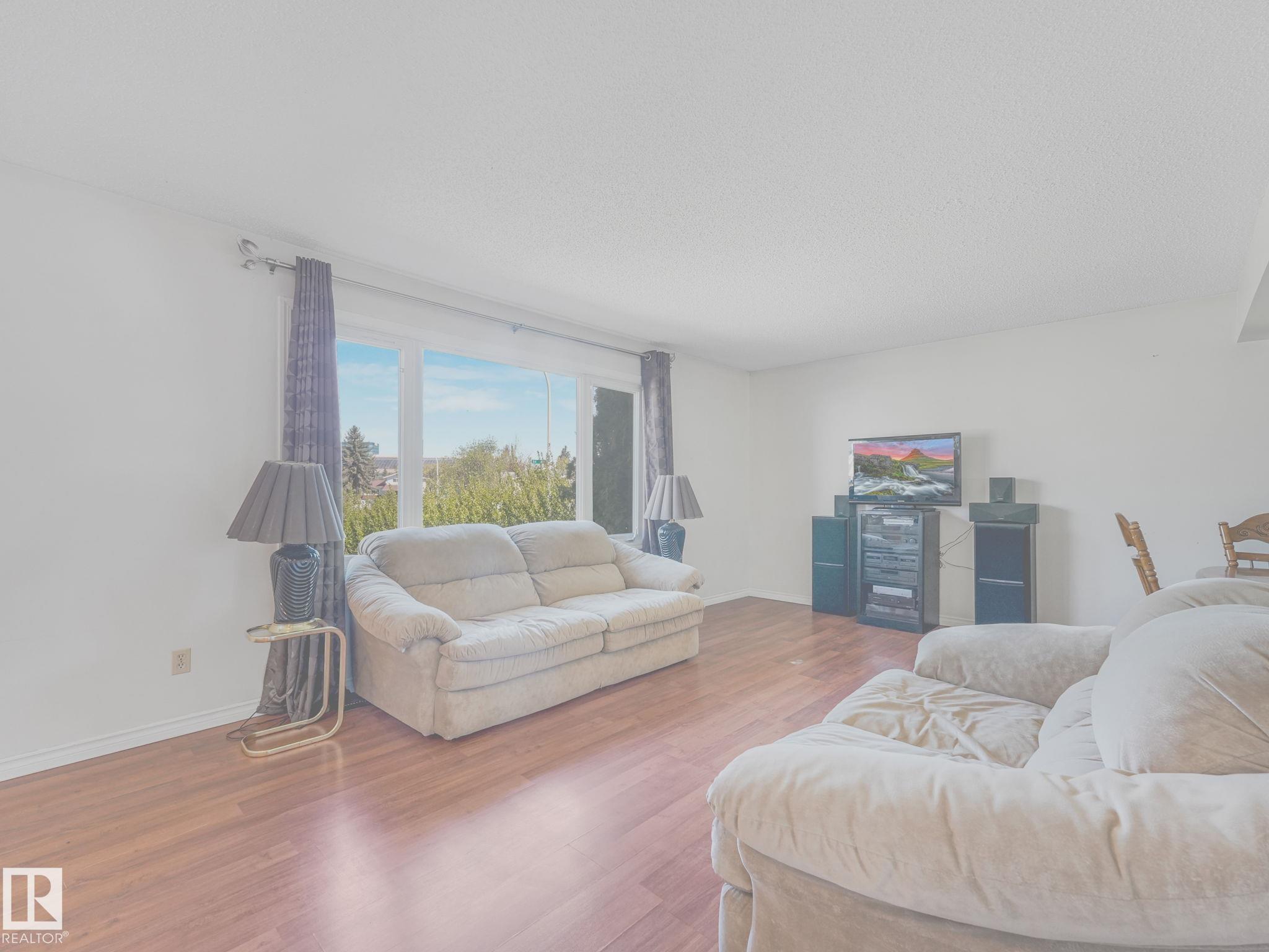 Third View of 17603 84 Avenue NW, Thorncliffe (Edmonton), Edmonton, Alberta, T5T 0K5