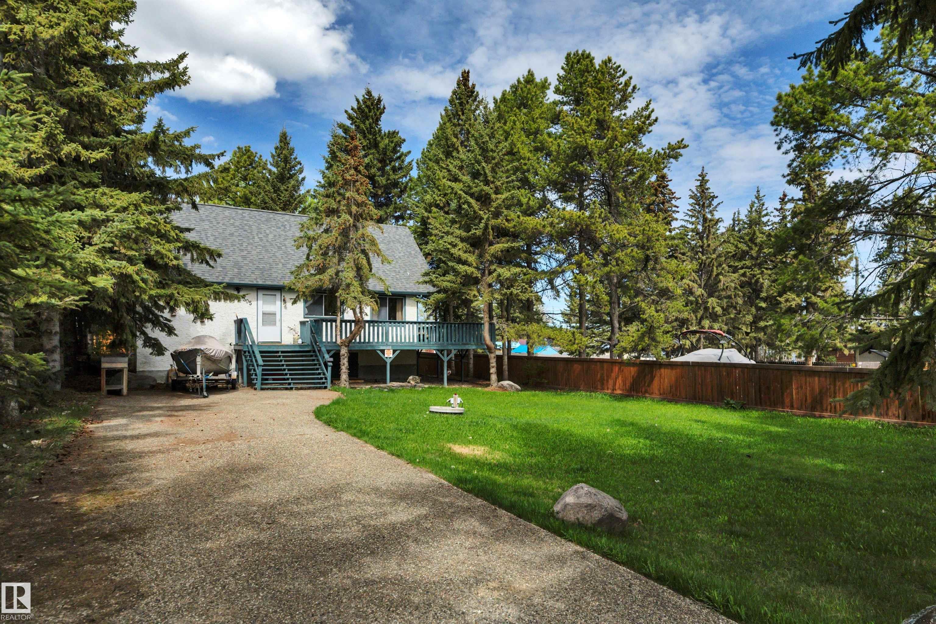 305 3 St, E4489656, Alberta,