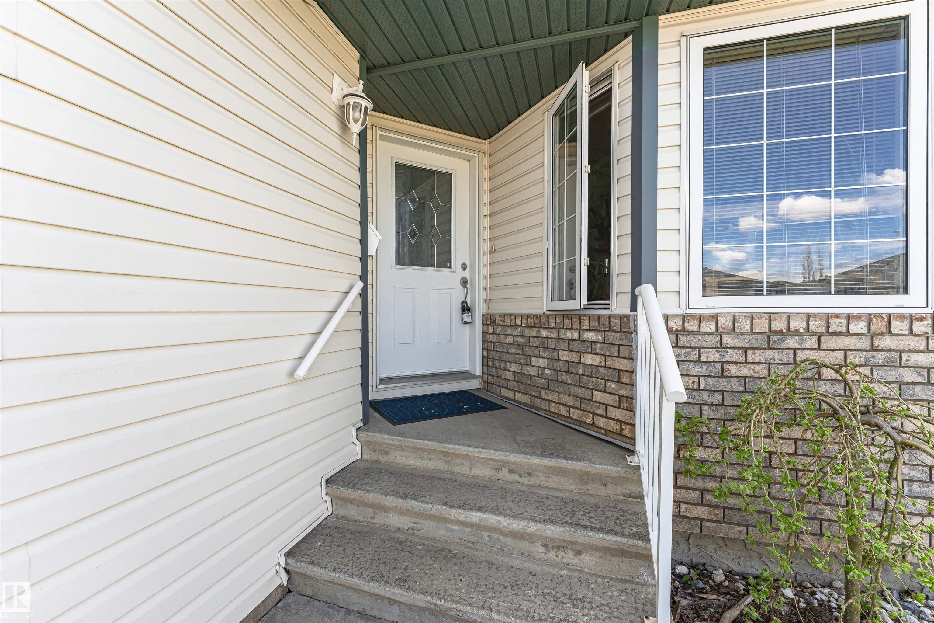Third View of 15 16415 77 Street NW, Mayliewan, Edmonton, Alberta, T5Z 3S8