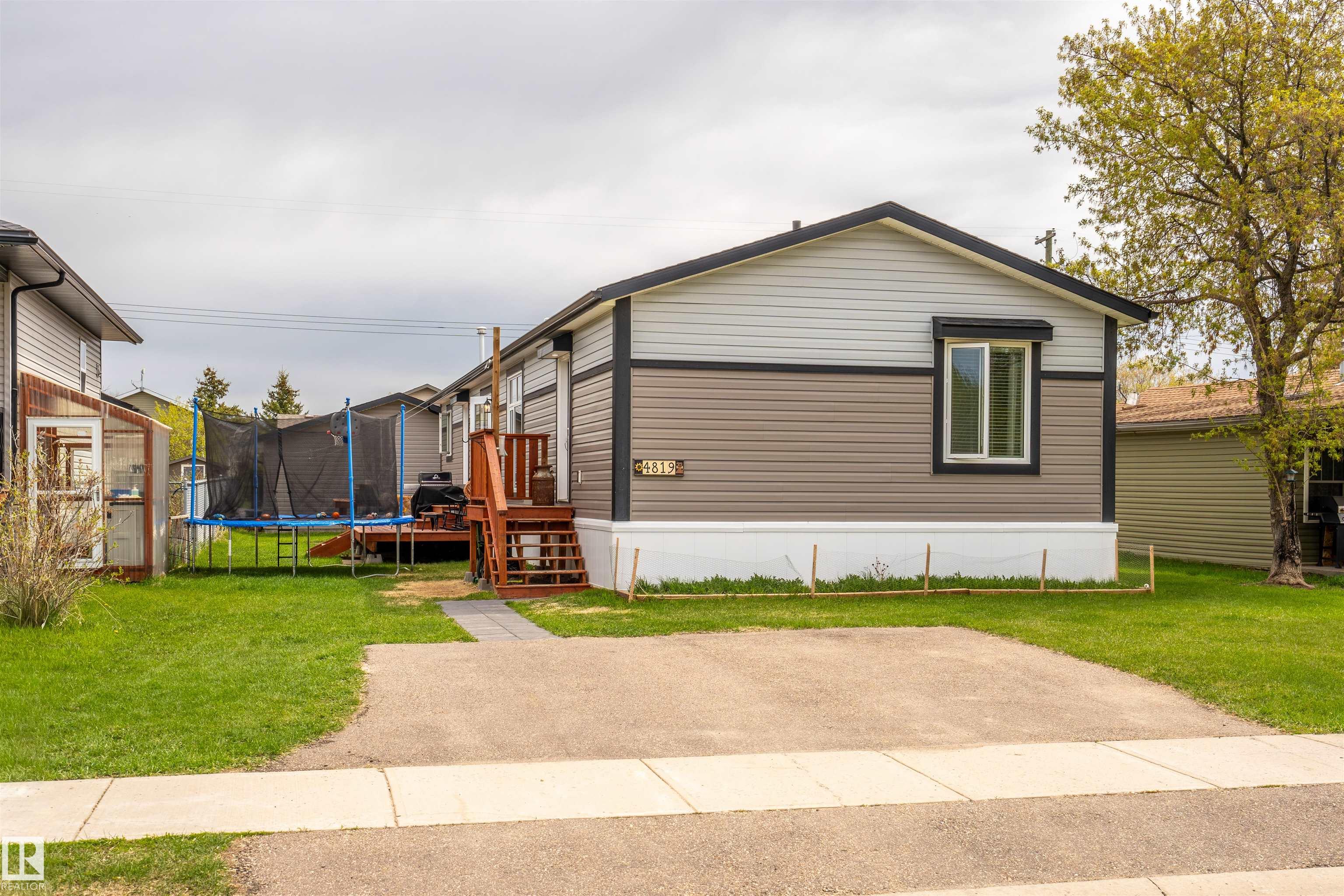 4819 52 Street, E4489695, Alberta,