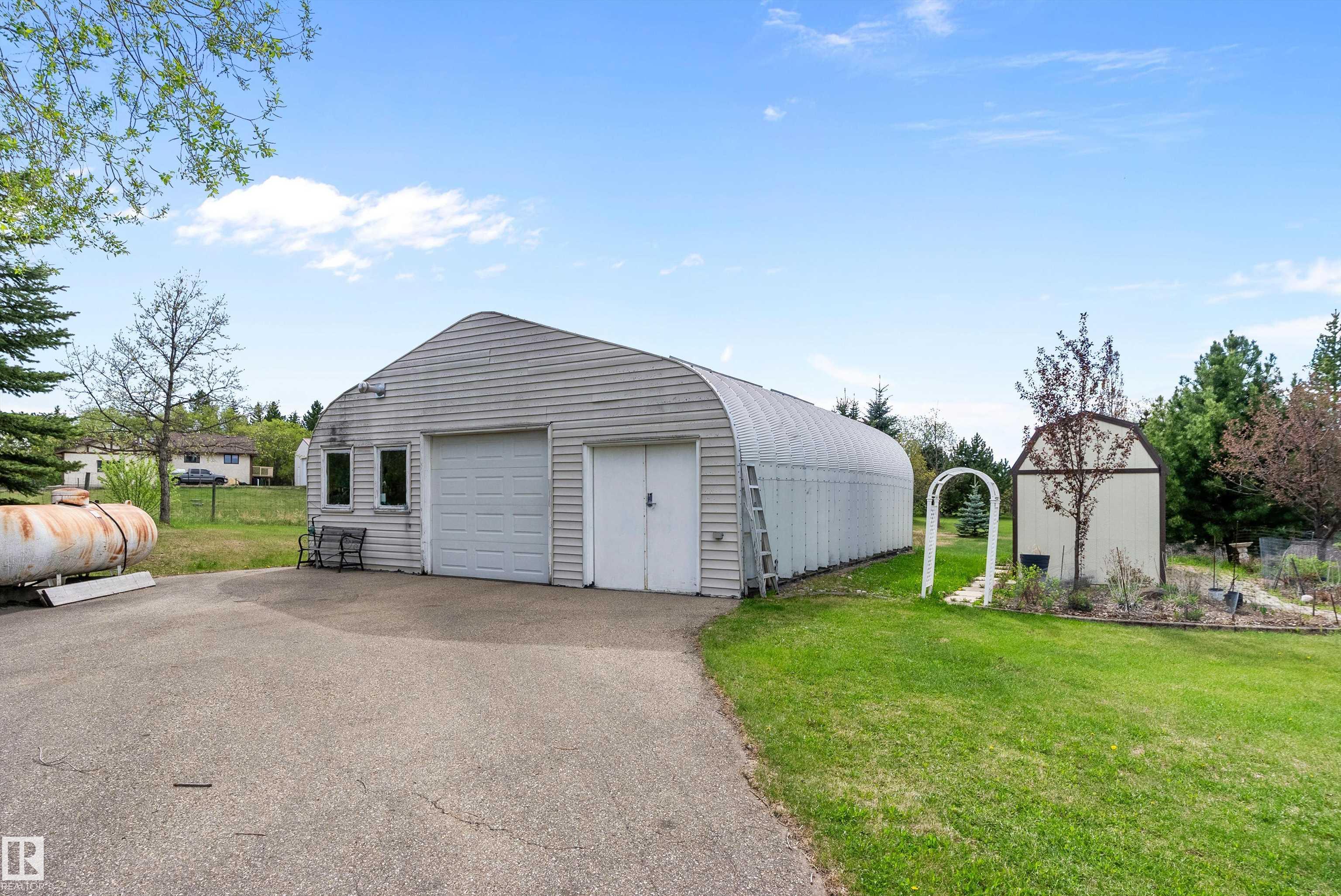 Second View of 8 27005 TWP ROAD 511, Chelsea Estates, Rural Parkland County, Alberta, T7Y 1G8