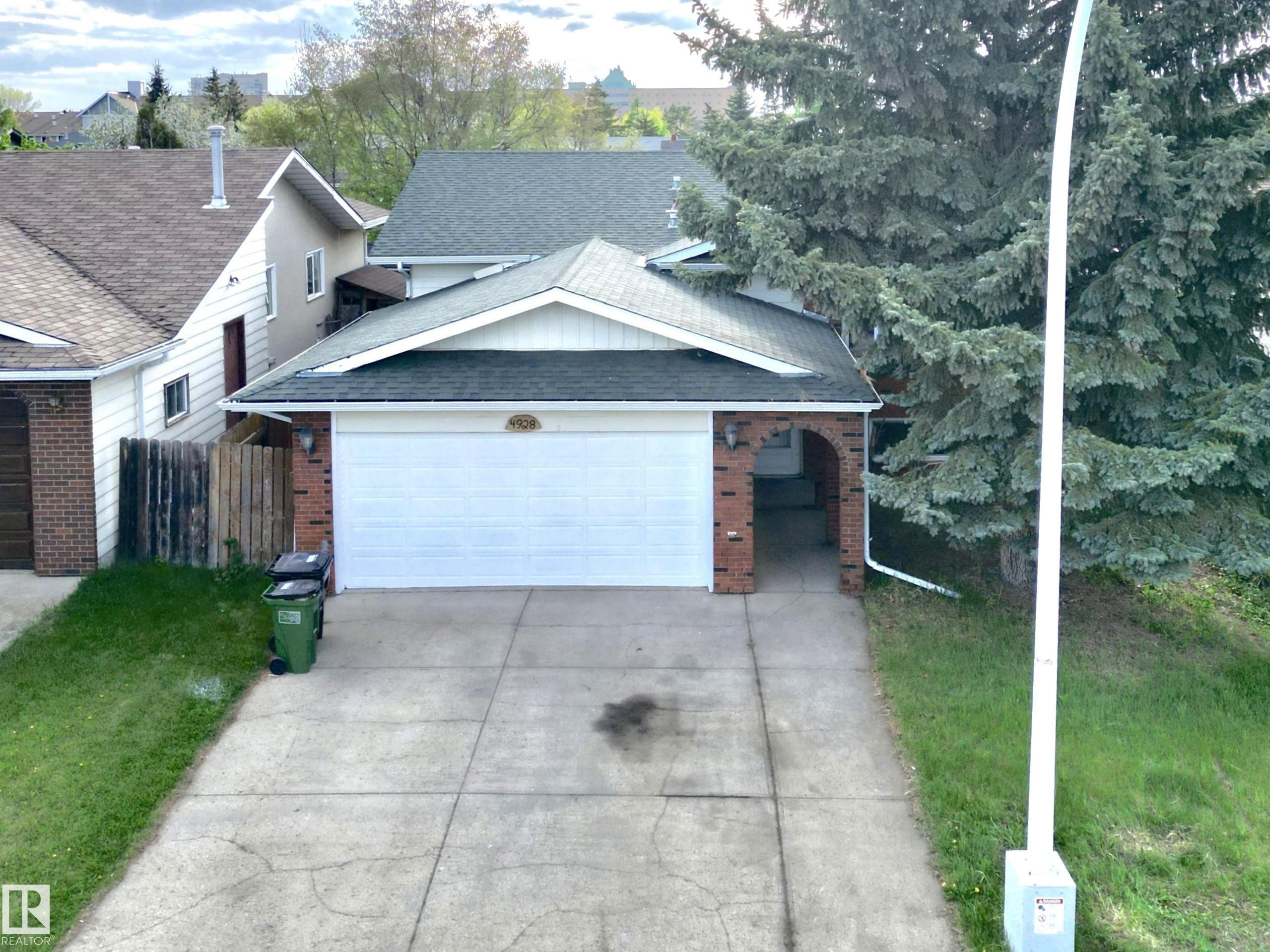 Second View of 4928 31 Avenue, Weinlos, Edmonton, Alberta, T6L 5H6