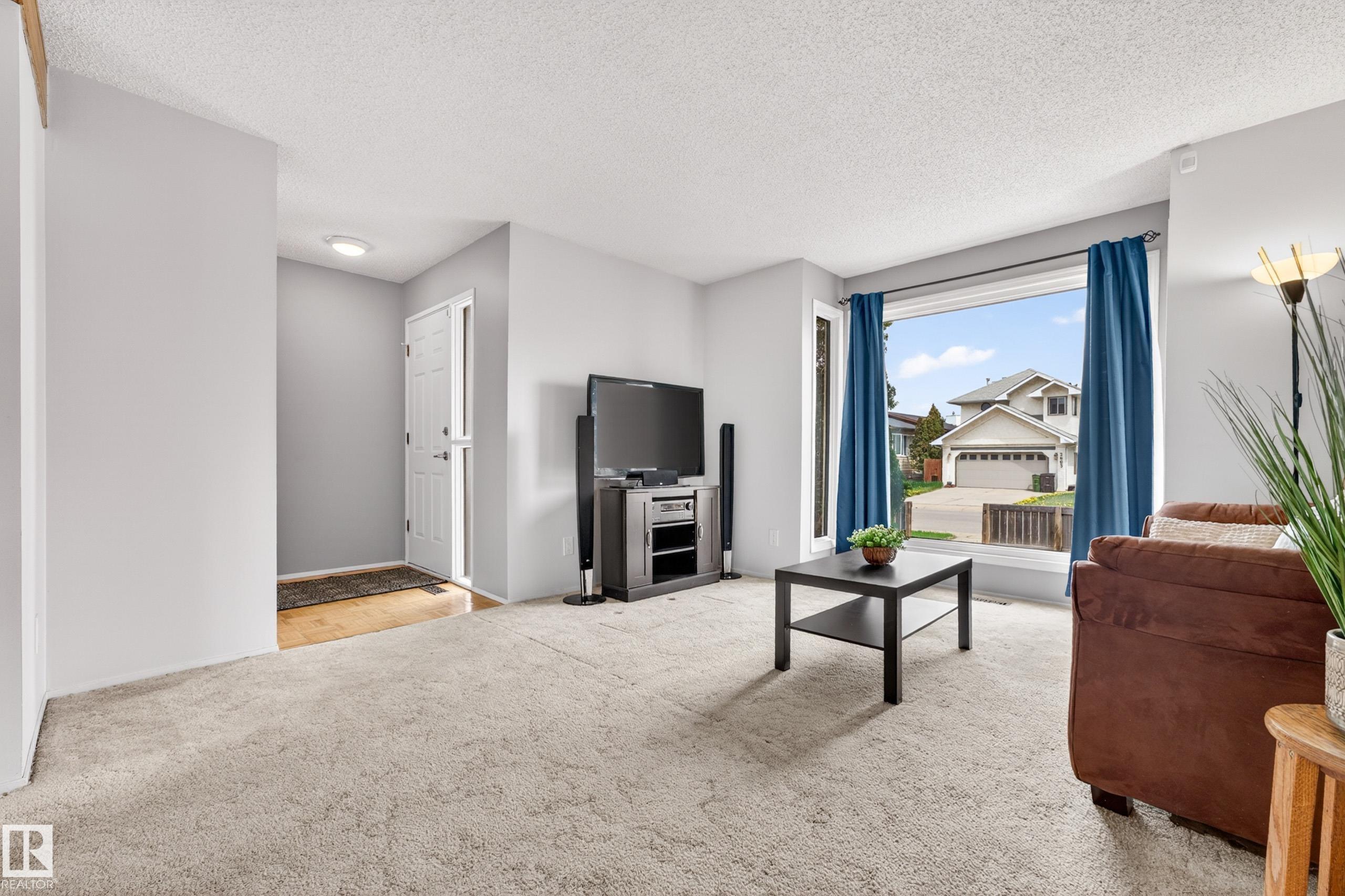 Second View of 3004 36 Street, Bisset, Edmonton, Alberta, T6L 4V9