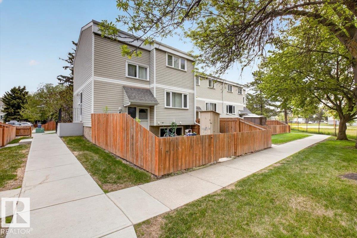 8F CASTLE Terrace, E4490571, Alberta,