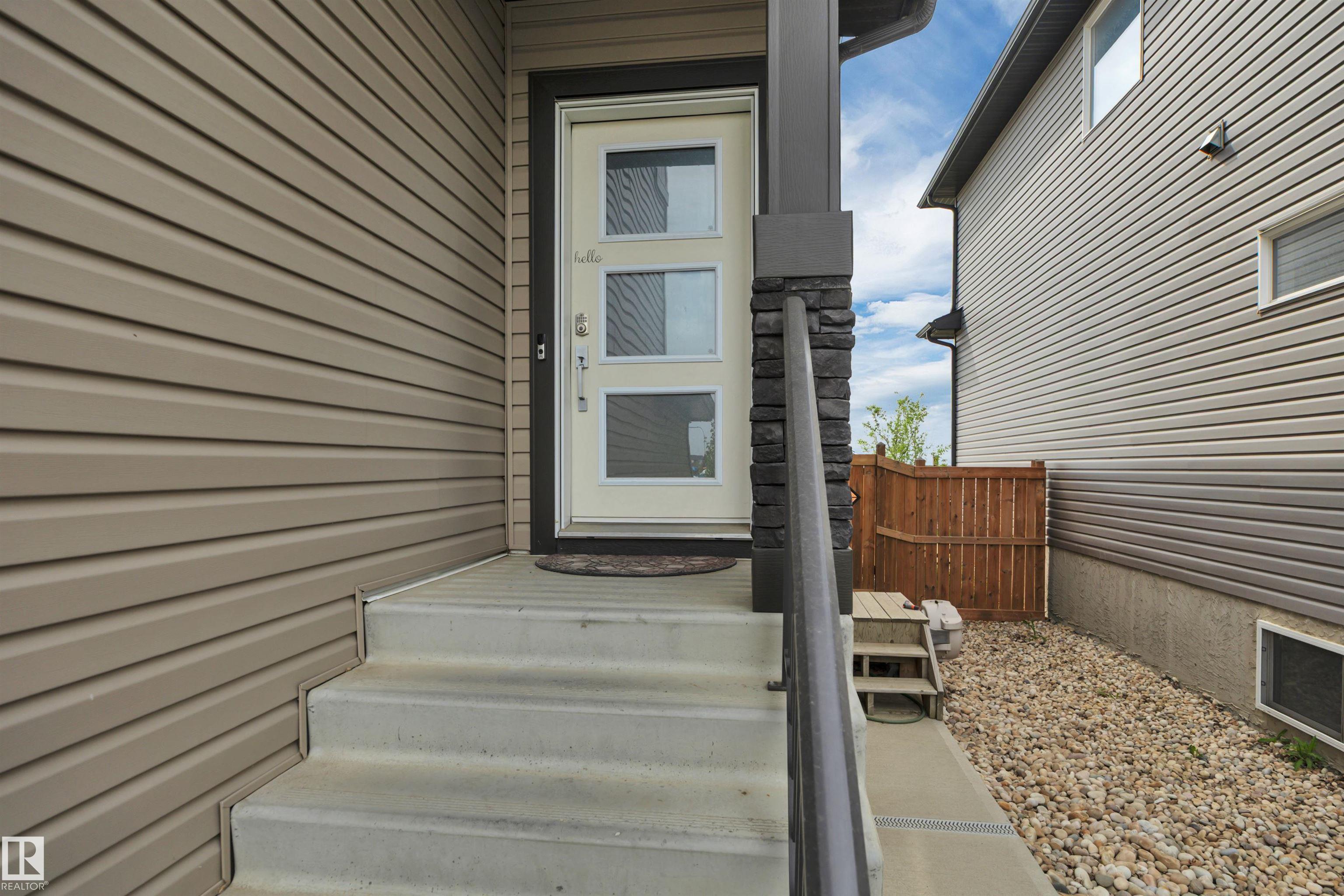 Second View of 548 REYNALDS Wynd, Robinson, Leduc, Alberta, T9E 0T2