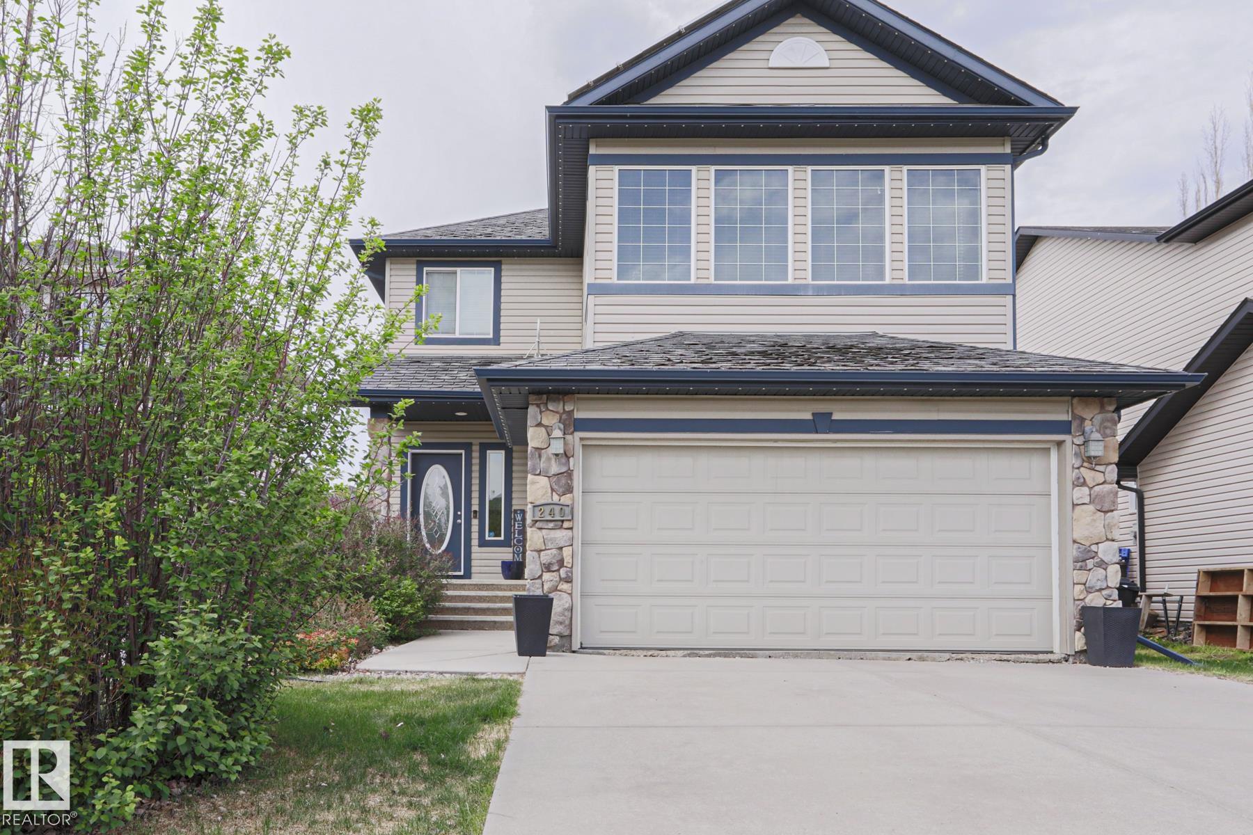 240 HENDERSON Link, E4490614, Alberta,