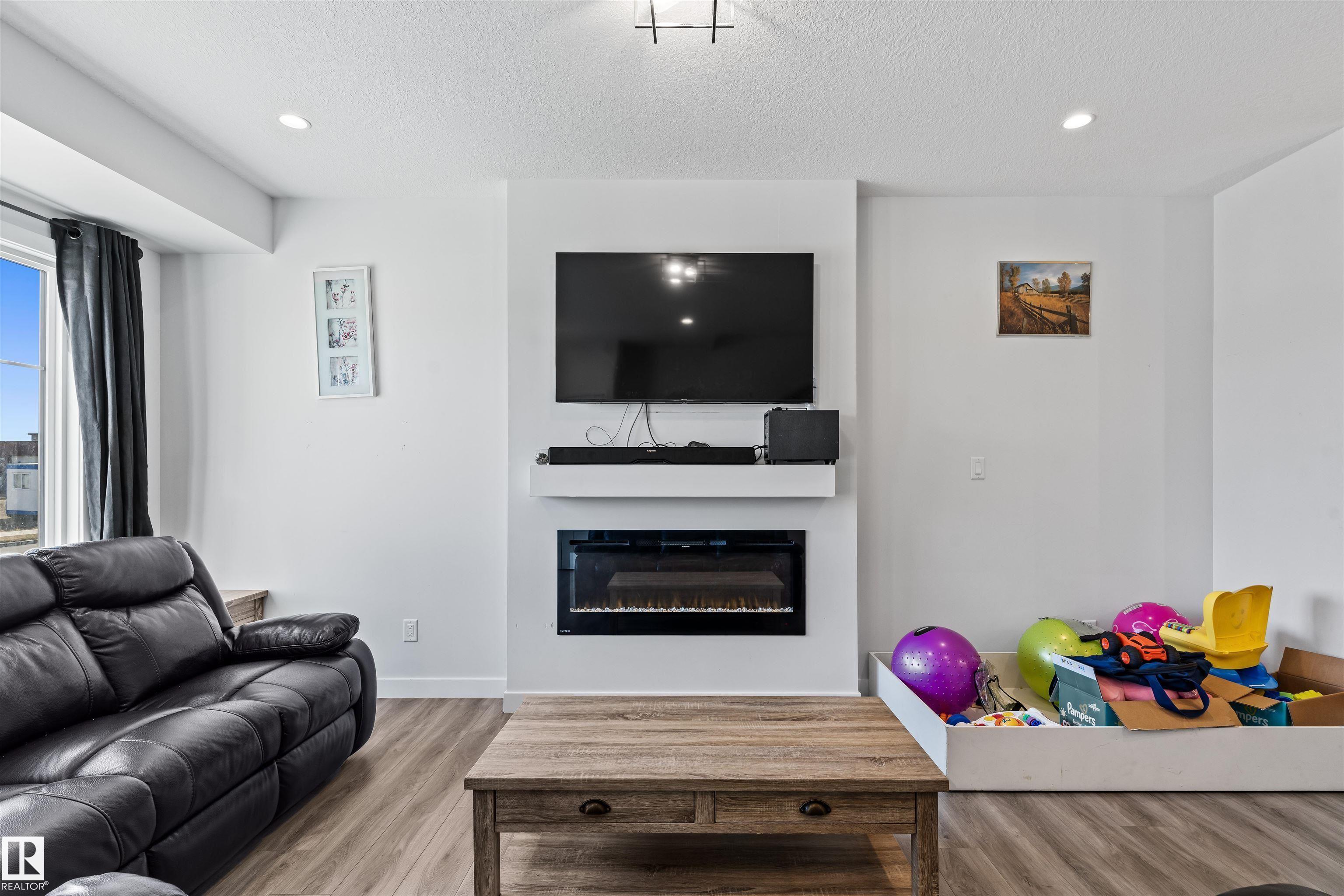 Fourth View of 8046 KIRIAK Link, Keswick, Edmonton, Alberta, T6W 1A5