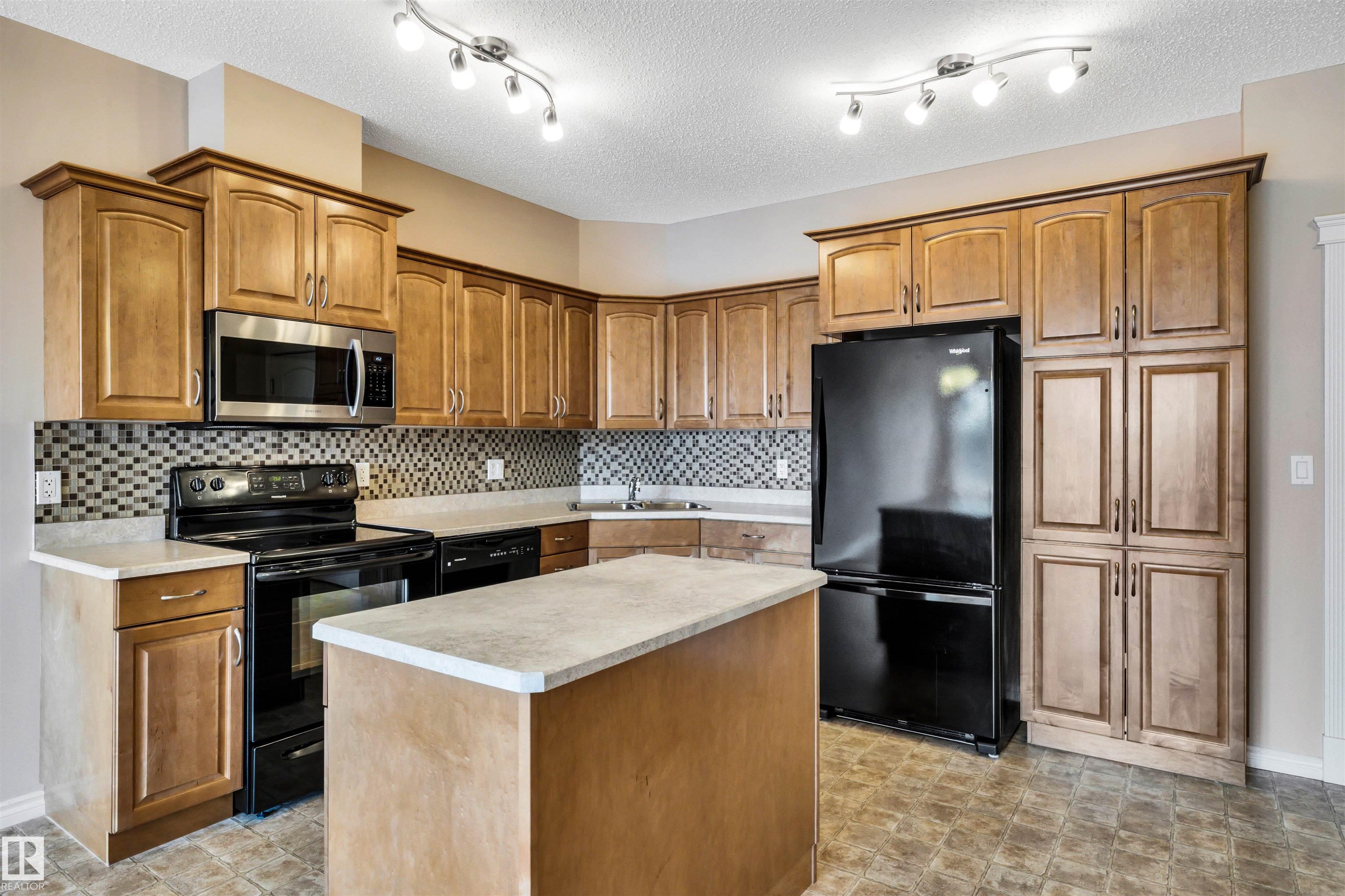 Fifth View of 326 9820 165 Street, Glenwood (Edmonton), Edmonton, Alberta, T5P 0N3