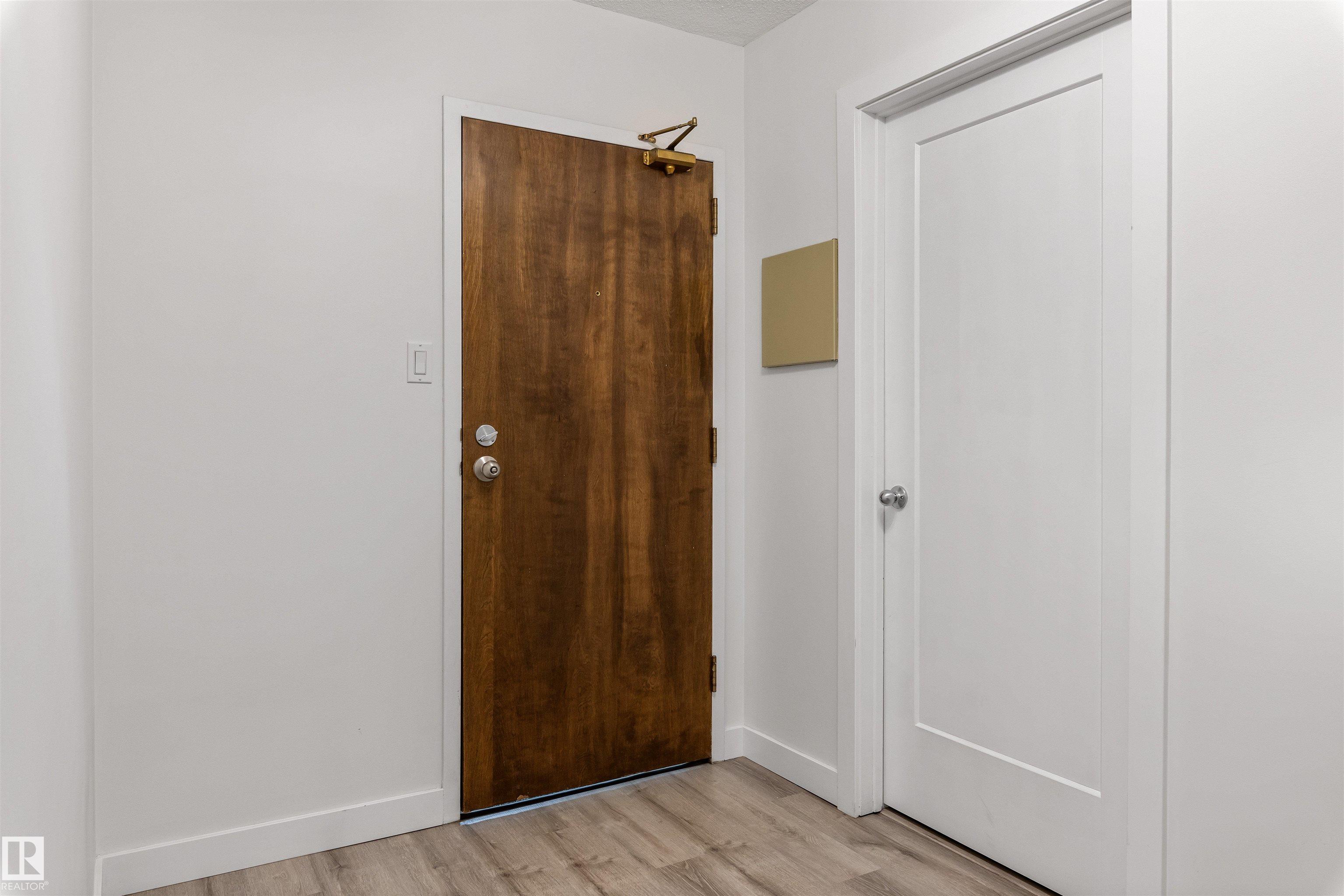 Third View of 206 11011 86 Avenue, Garneau, Edmonton, Alberta, T6G 0X1
