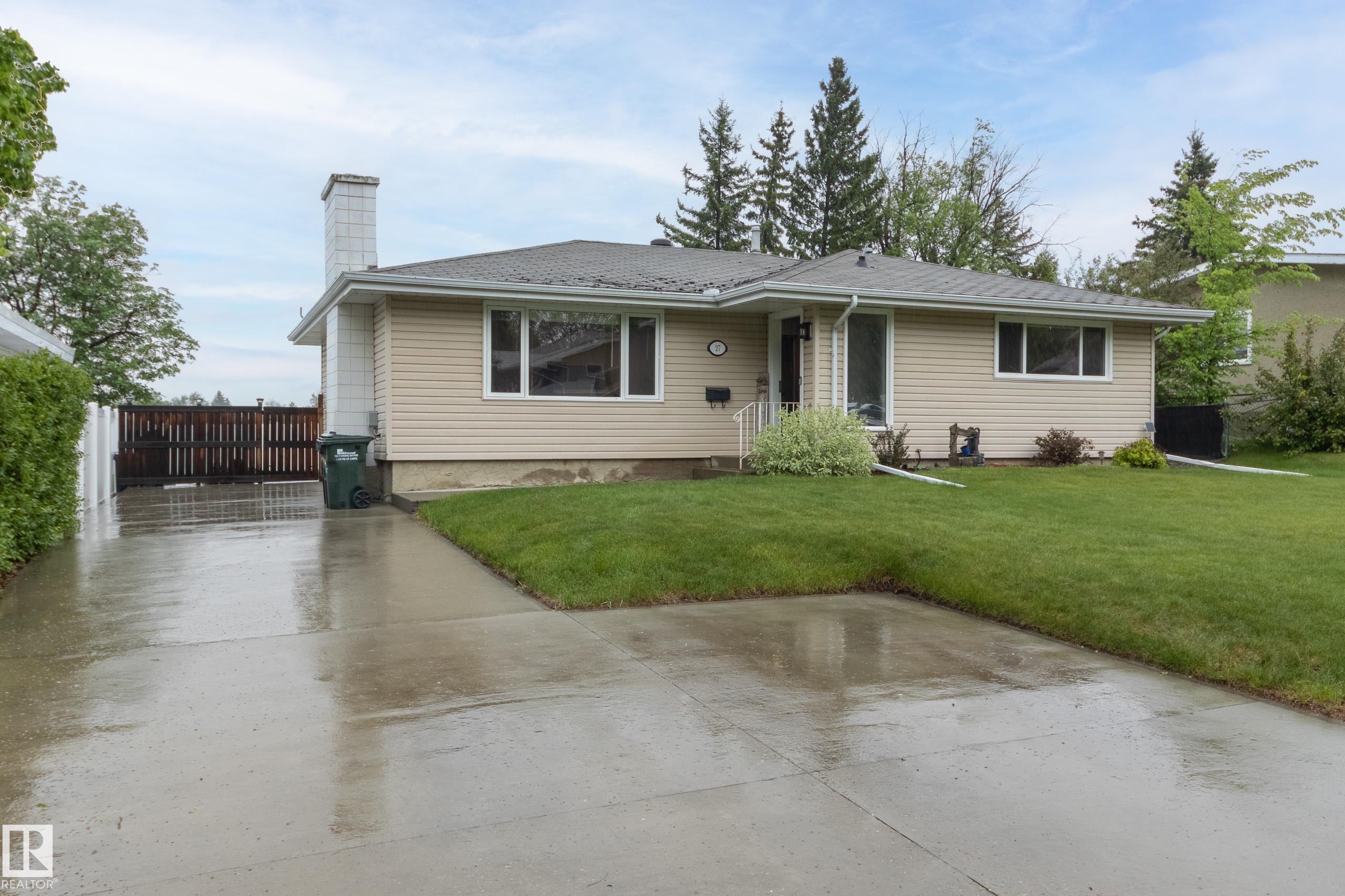 27 MANOR Drive, E4491685, Alberta,