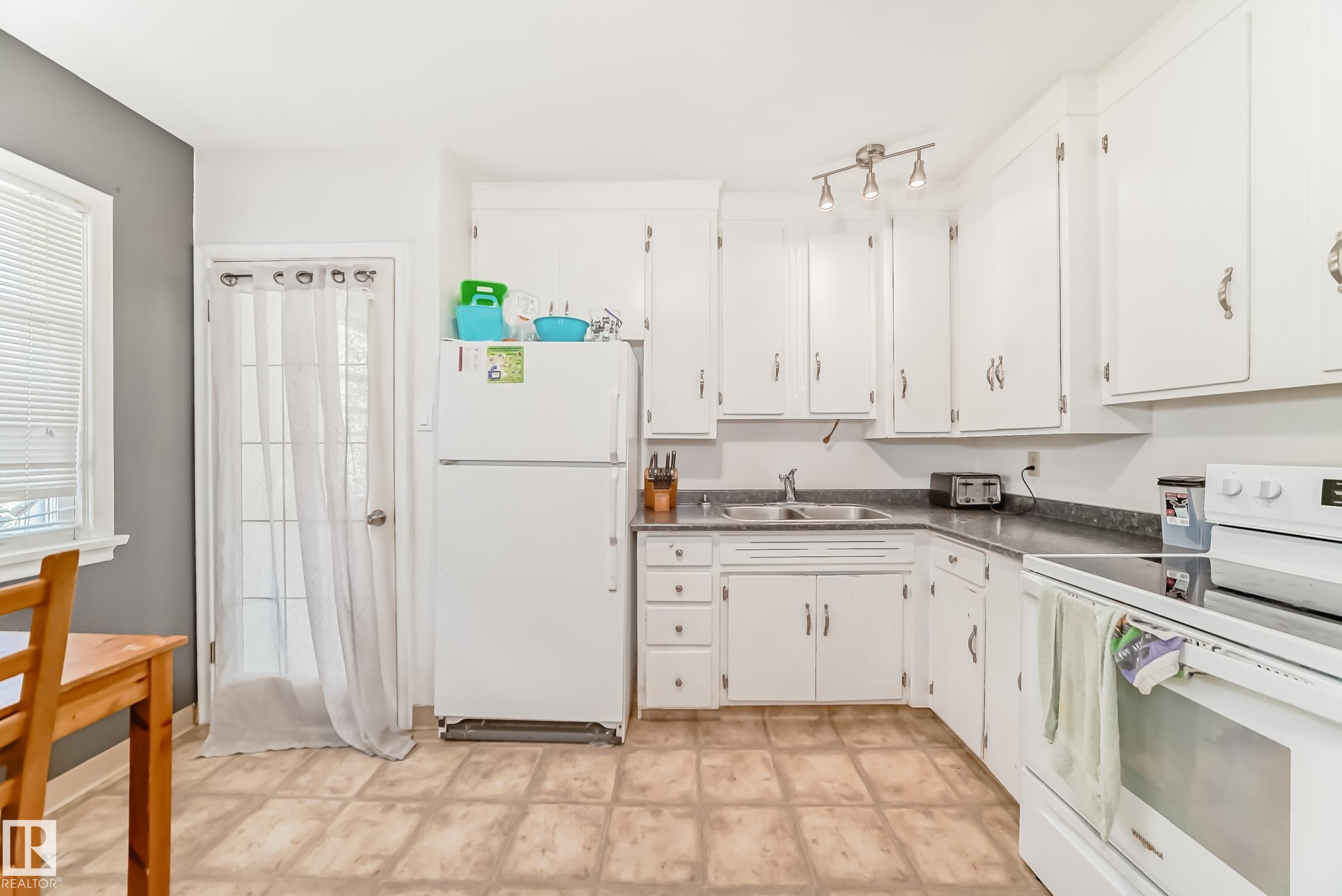 Third View of 10958 65 Avenue, Parkallen (Edmonton), Edmonton, Alberta, T6H 4R6