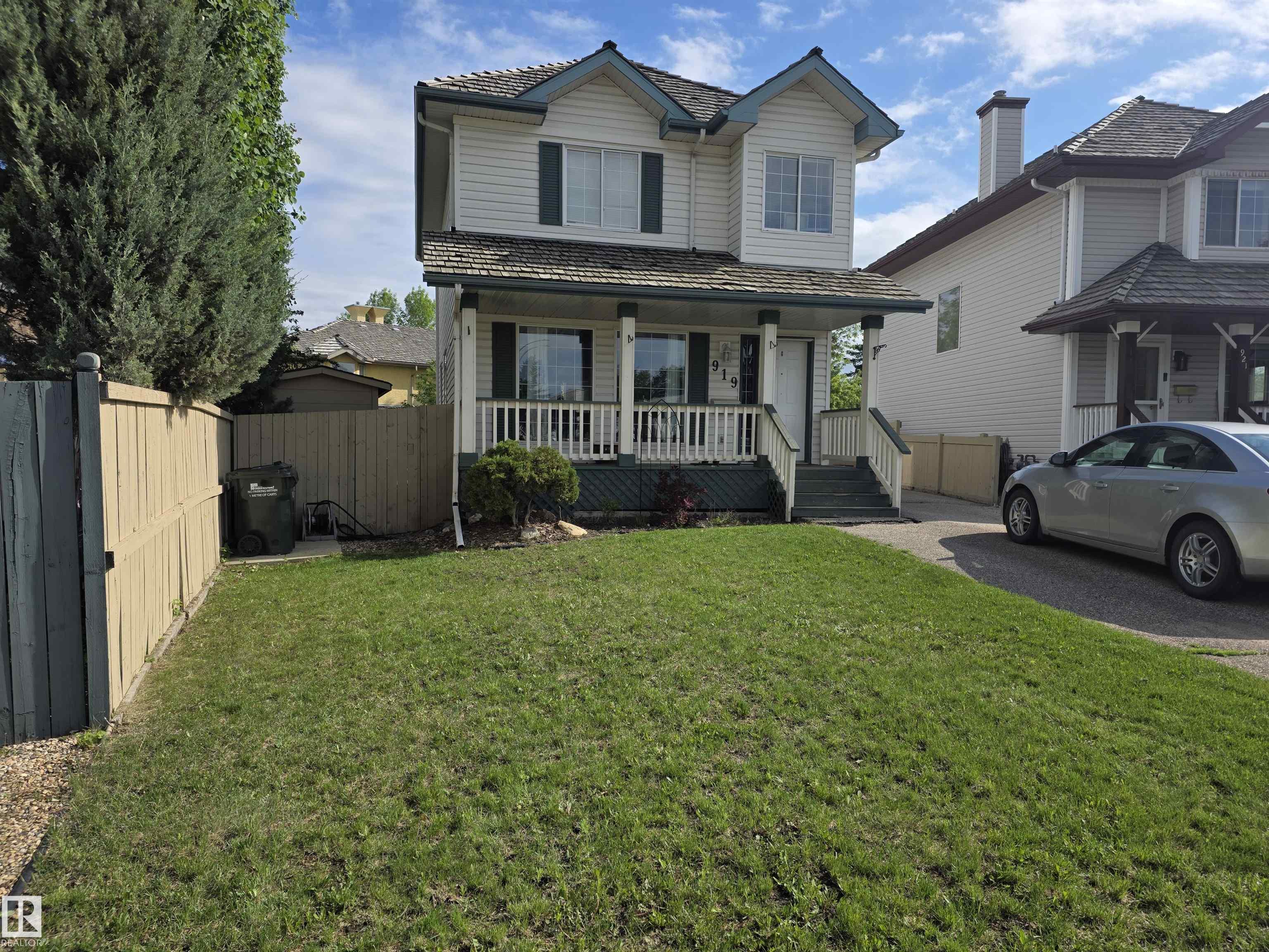919 NORMANDY Lane, E4492385, Alberta,