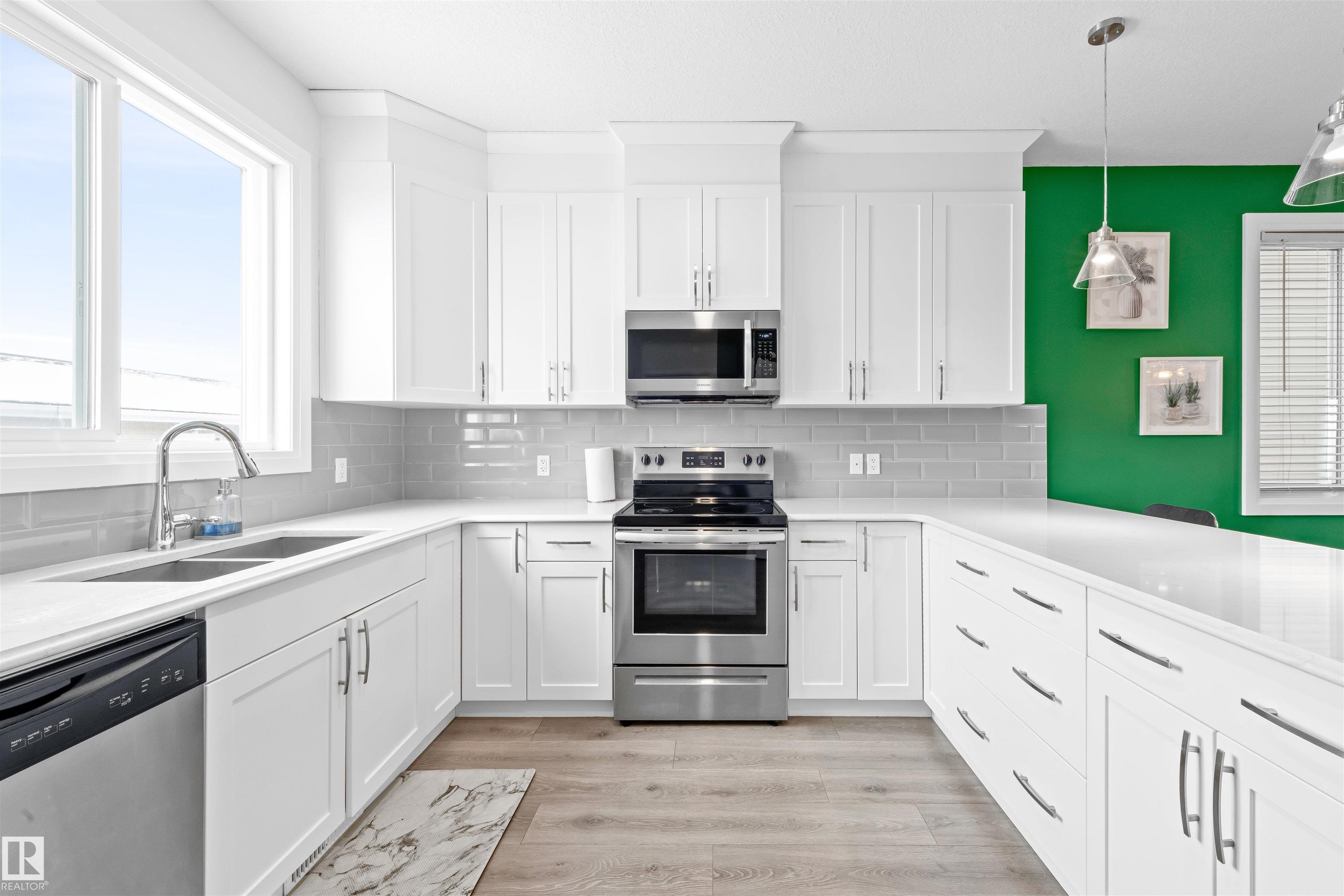 389 CHARLESWORTH Drive, E4492397, Alberta,