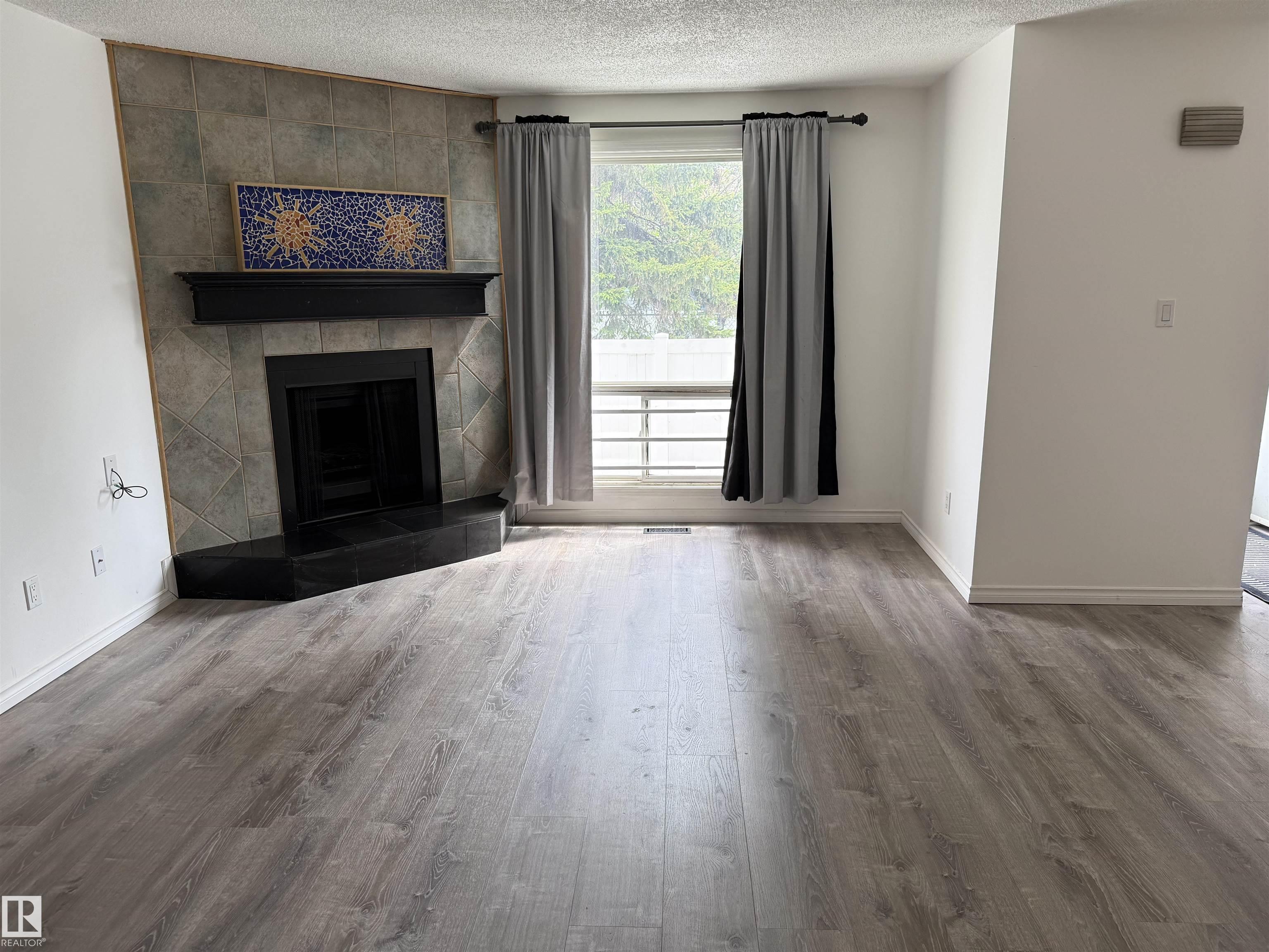 Third View of 14537 121 Street, Caernarvon, Edmonton, Alberta, T5X 2S2