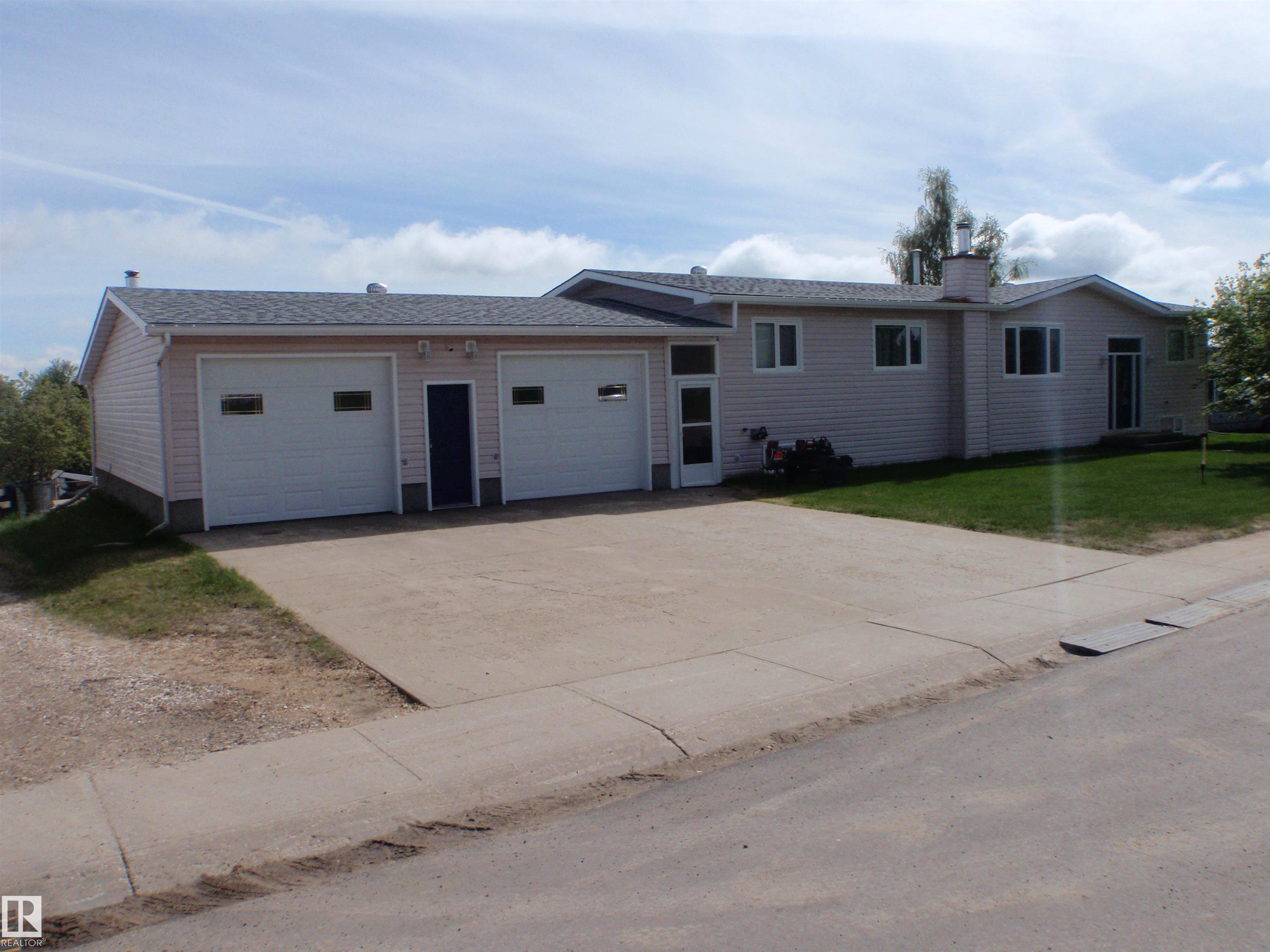 3 Hillside Avenue, E4492517, Alberta,
