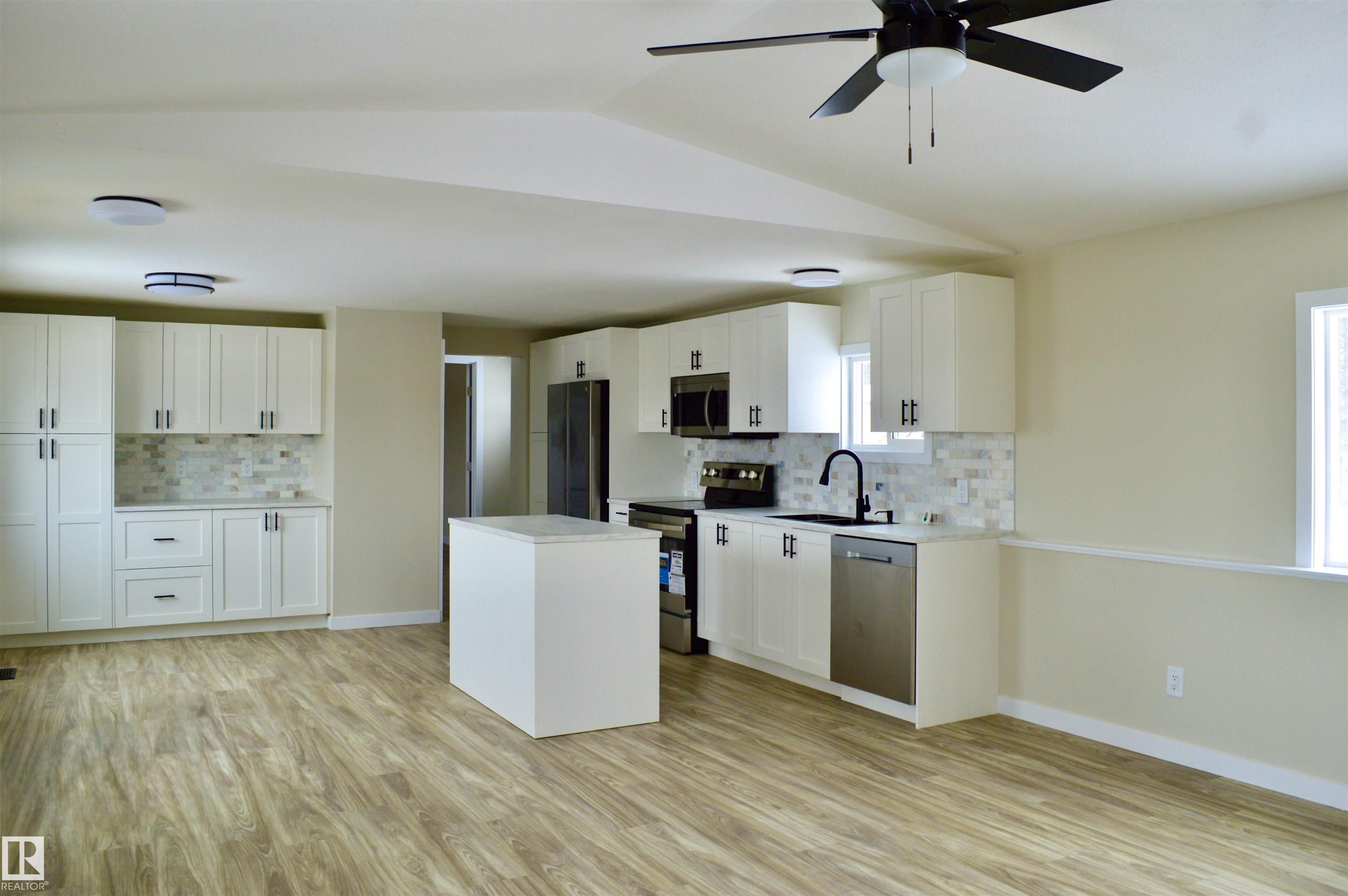 735 Parkland Brook, E4492571, Alberta,