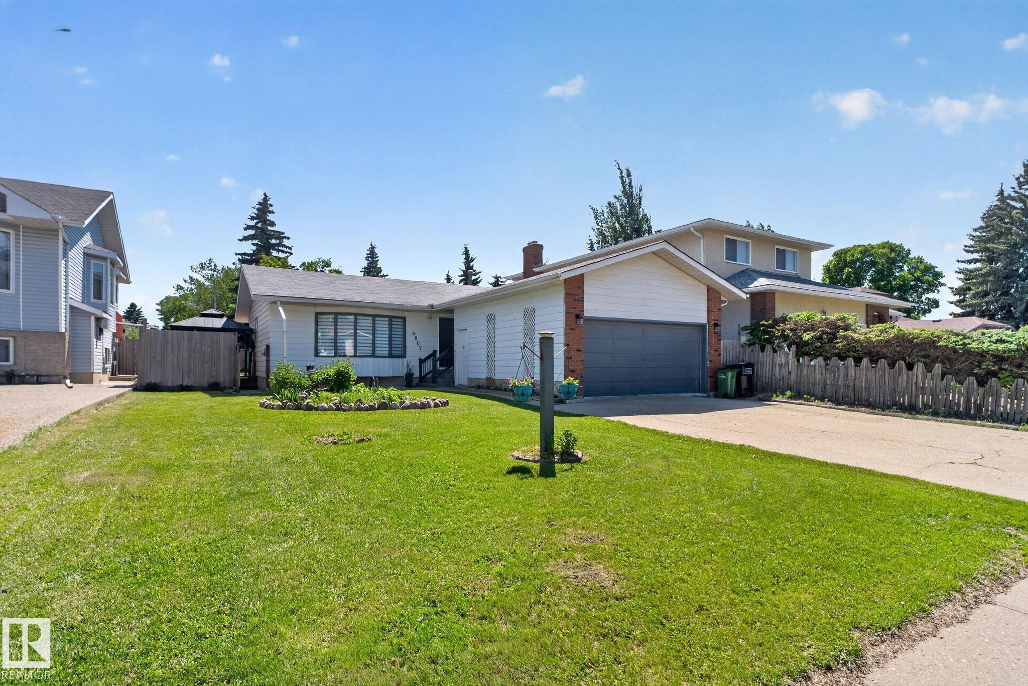 8807 24 Avenue, E4492762, Alberta,