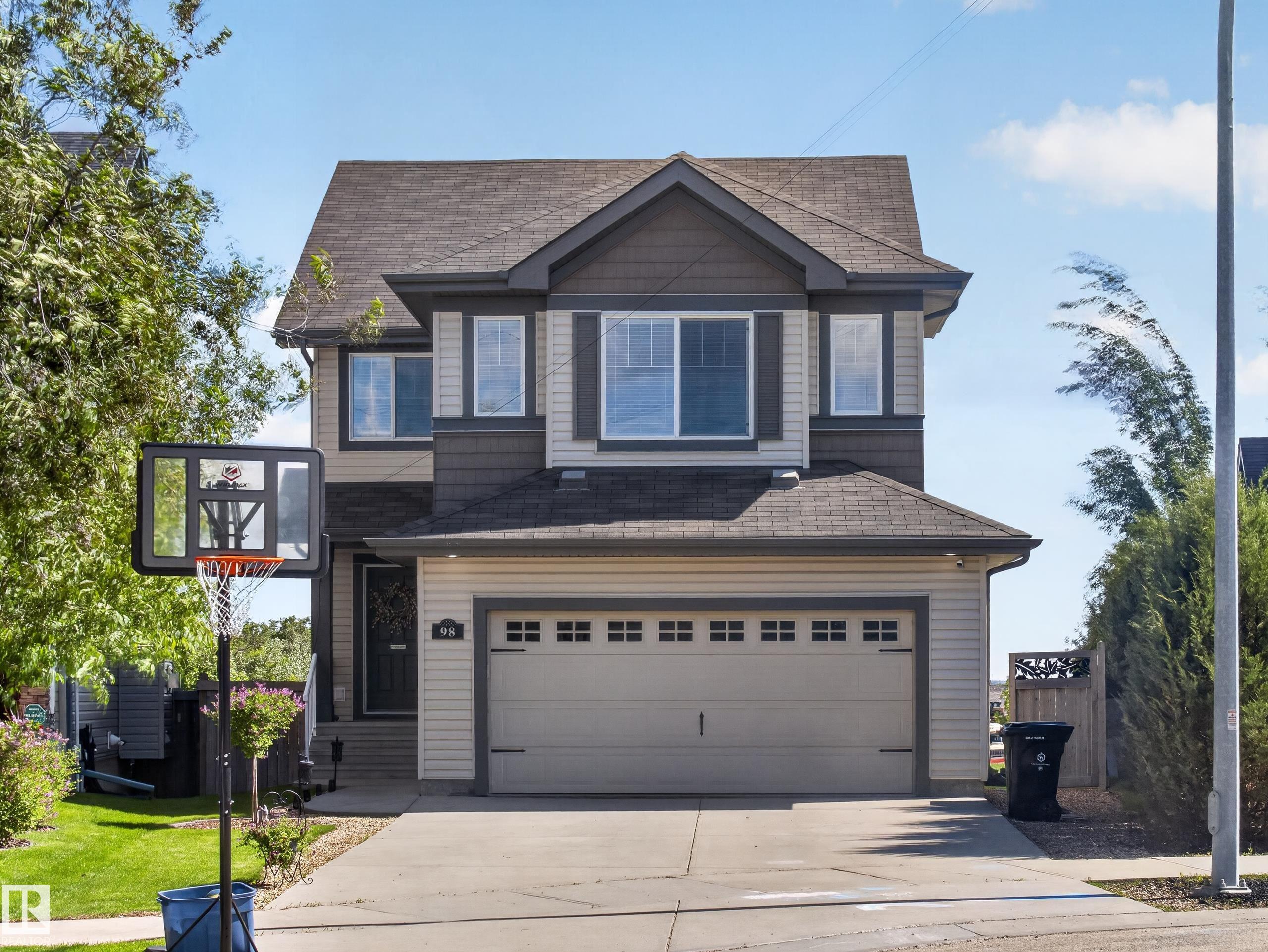98 WELLINGTON Place, E4492880, Alberta,