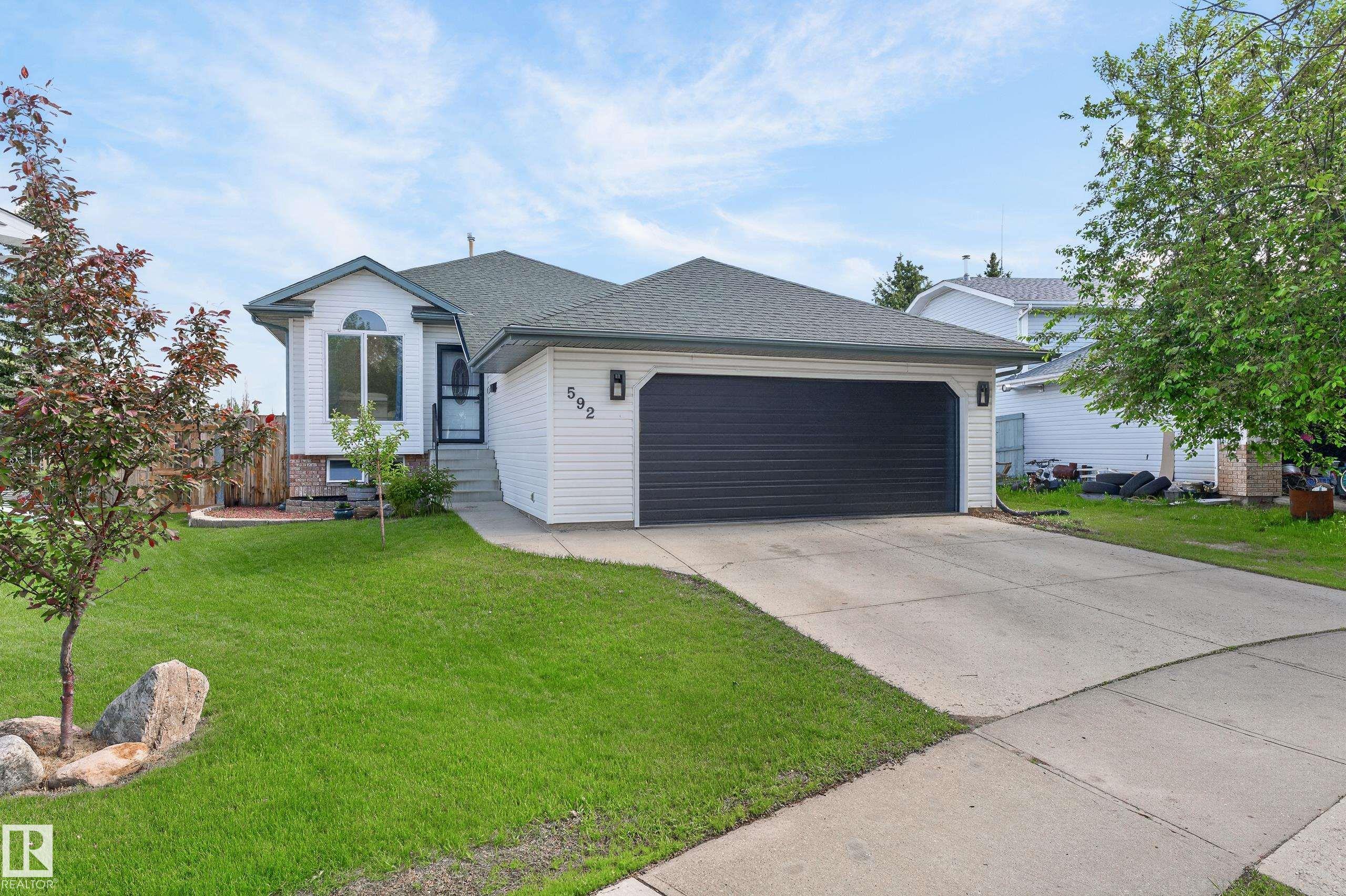 592 RAINBOW Crescent, E4492884, Alberta,
