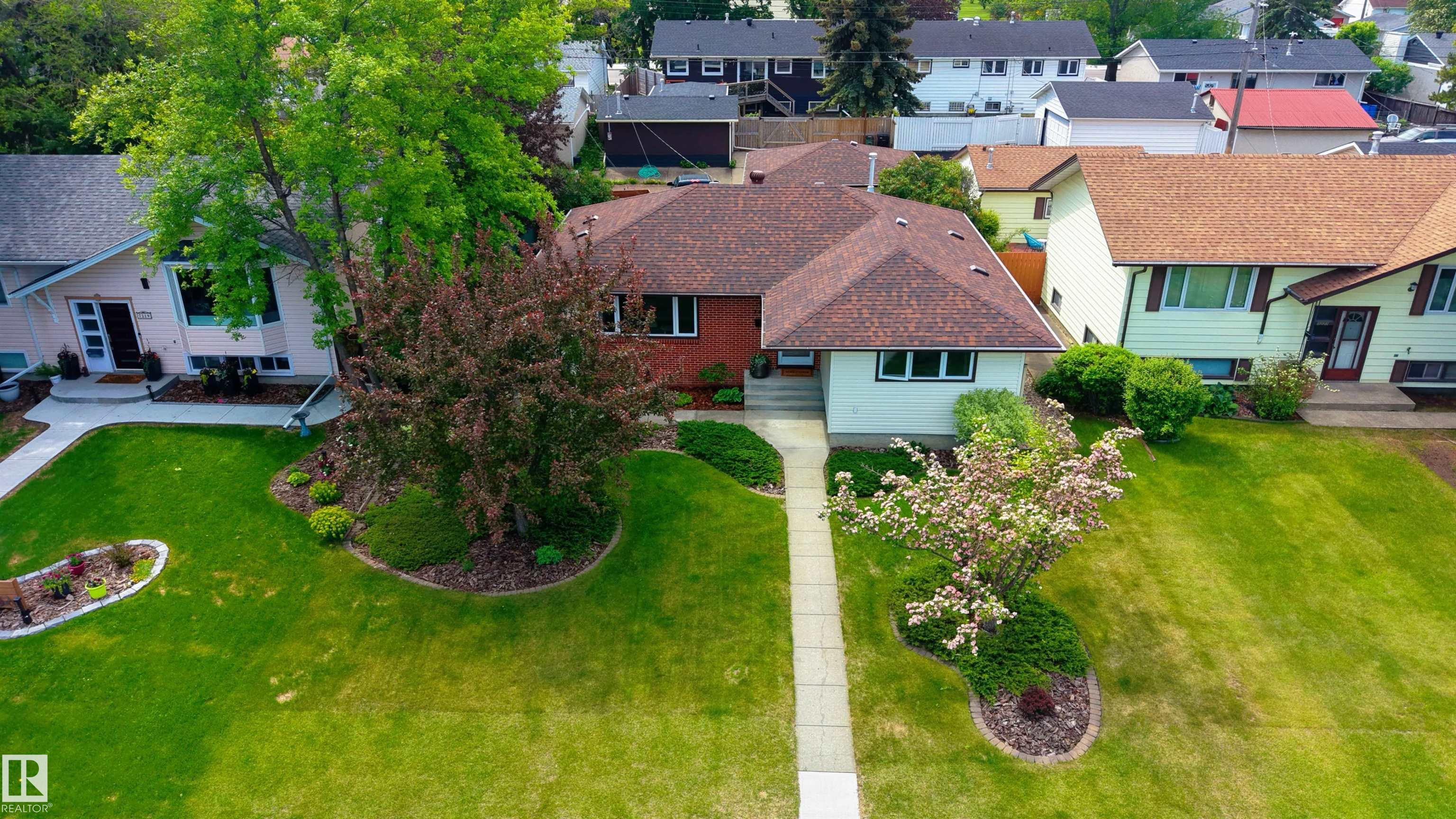 Second View of 7223 95 Avenue, Ottewell, Edmonton, Alberta, T6B 1B1