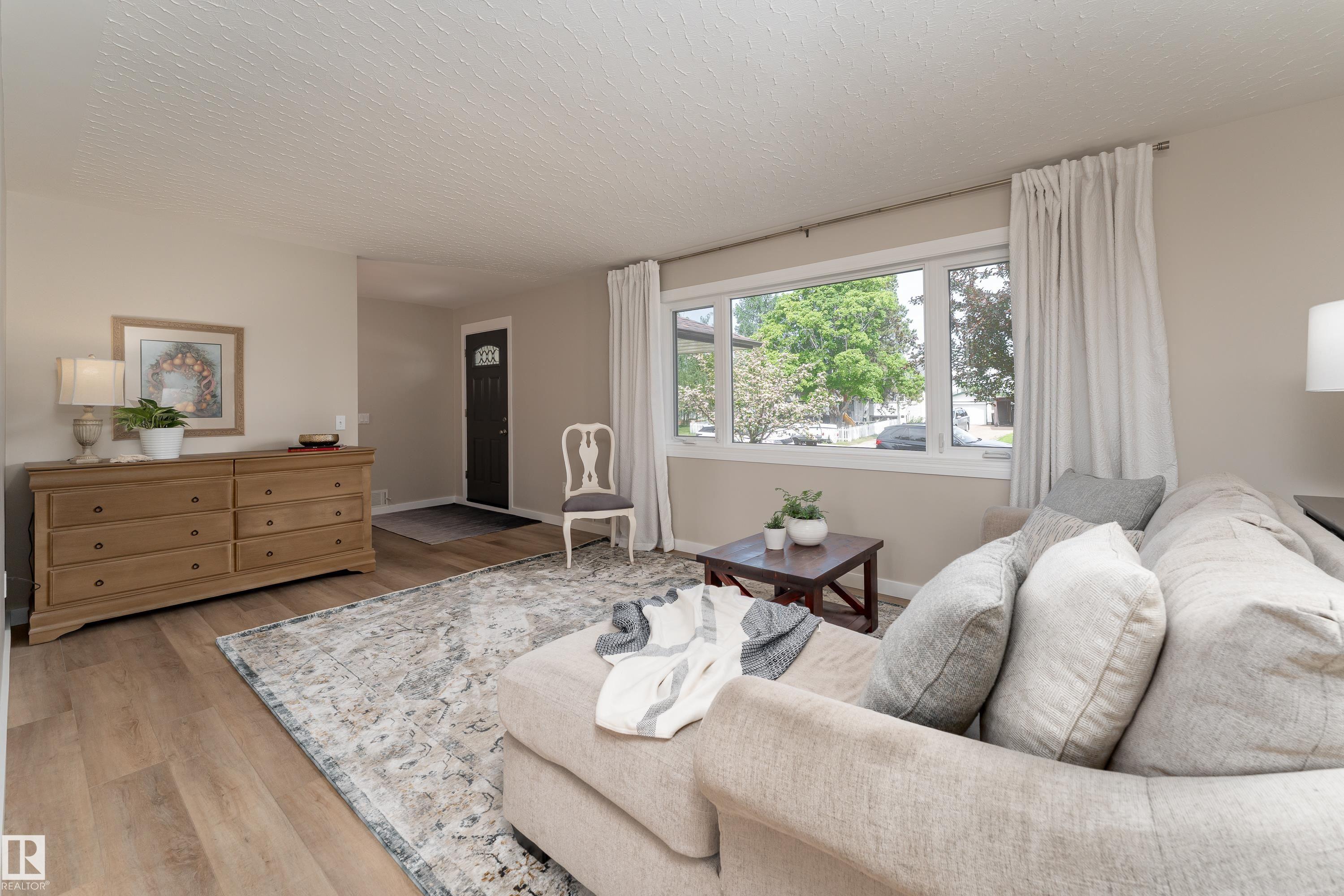 Third View of 7223 95 Avenue, Ottewell, Edmonton, Alberta, T6B 1B1