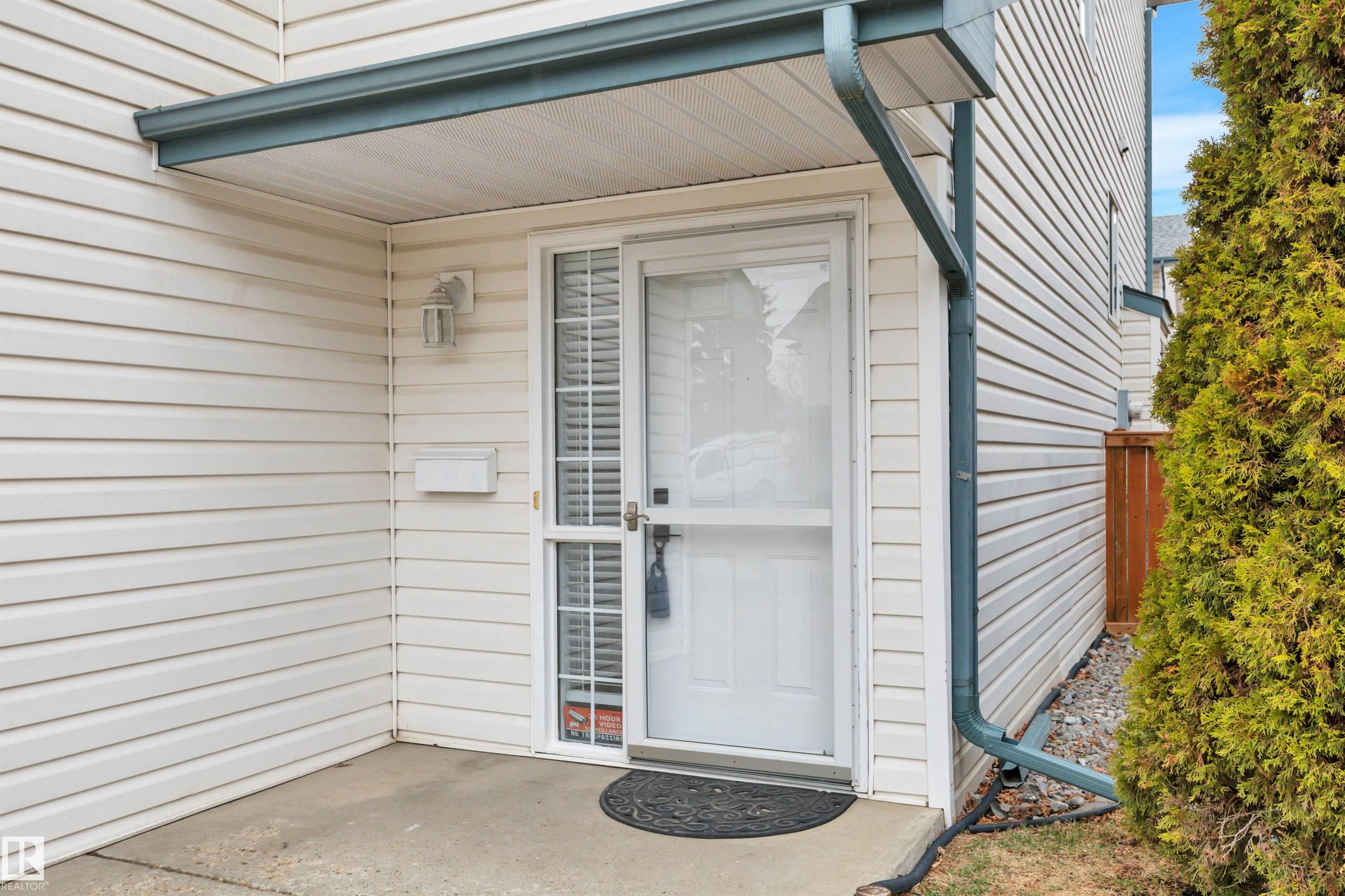 Third View of 9 843 YOUVILLE Drive, Tawa, Edmonton, Alberta, T6L 6X8