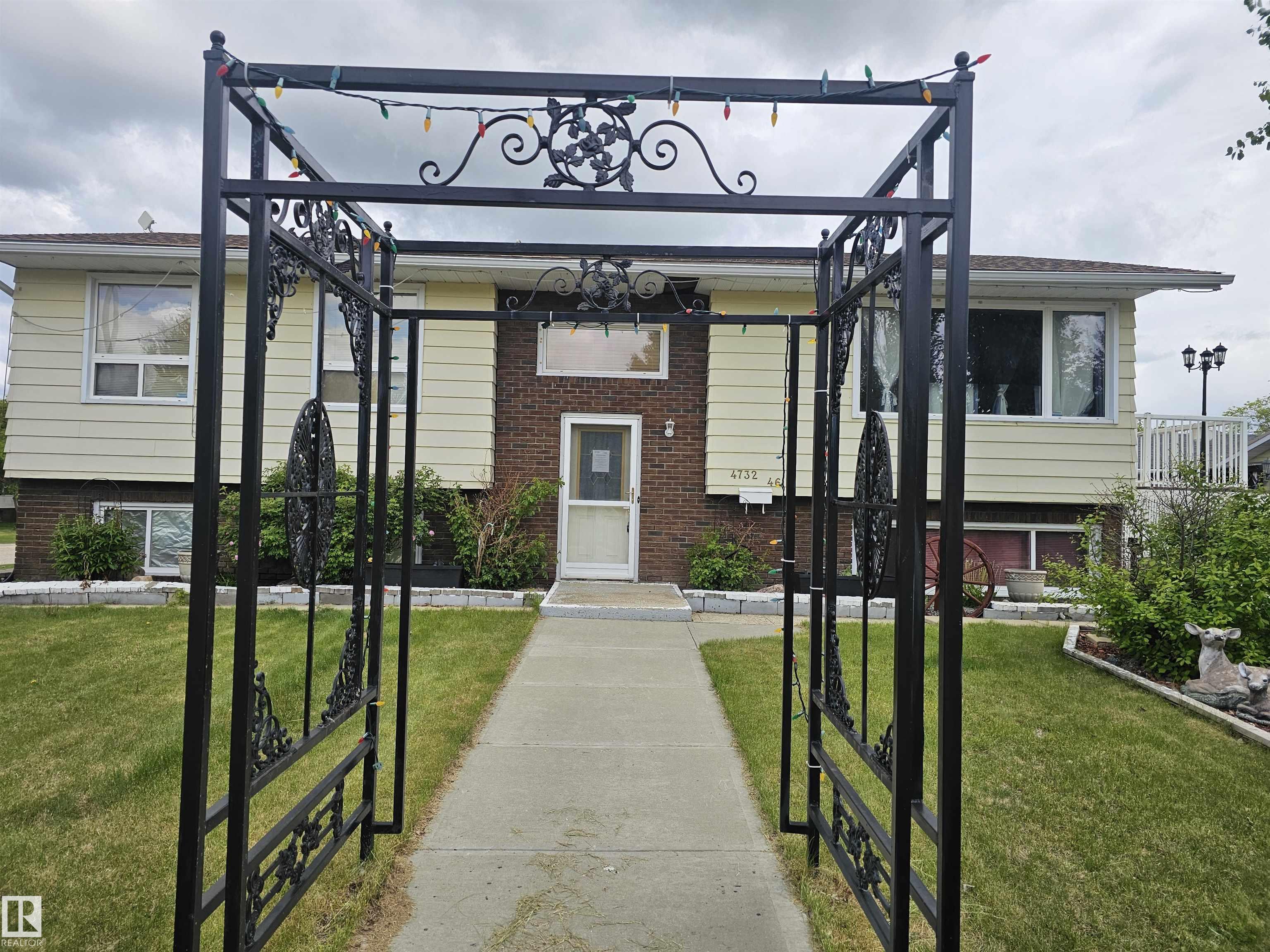 4732 46 Street, E4493246, Alberta,