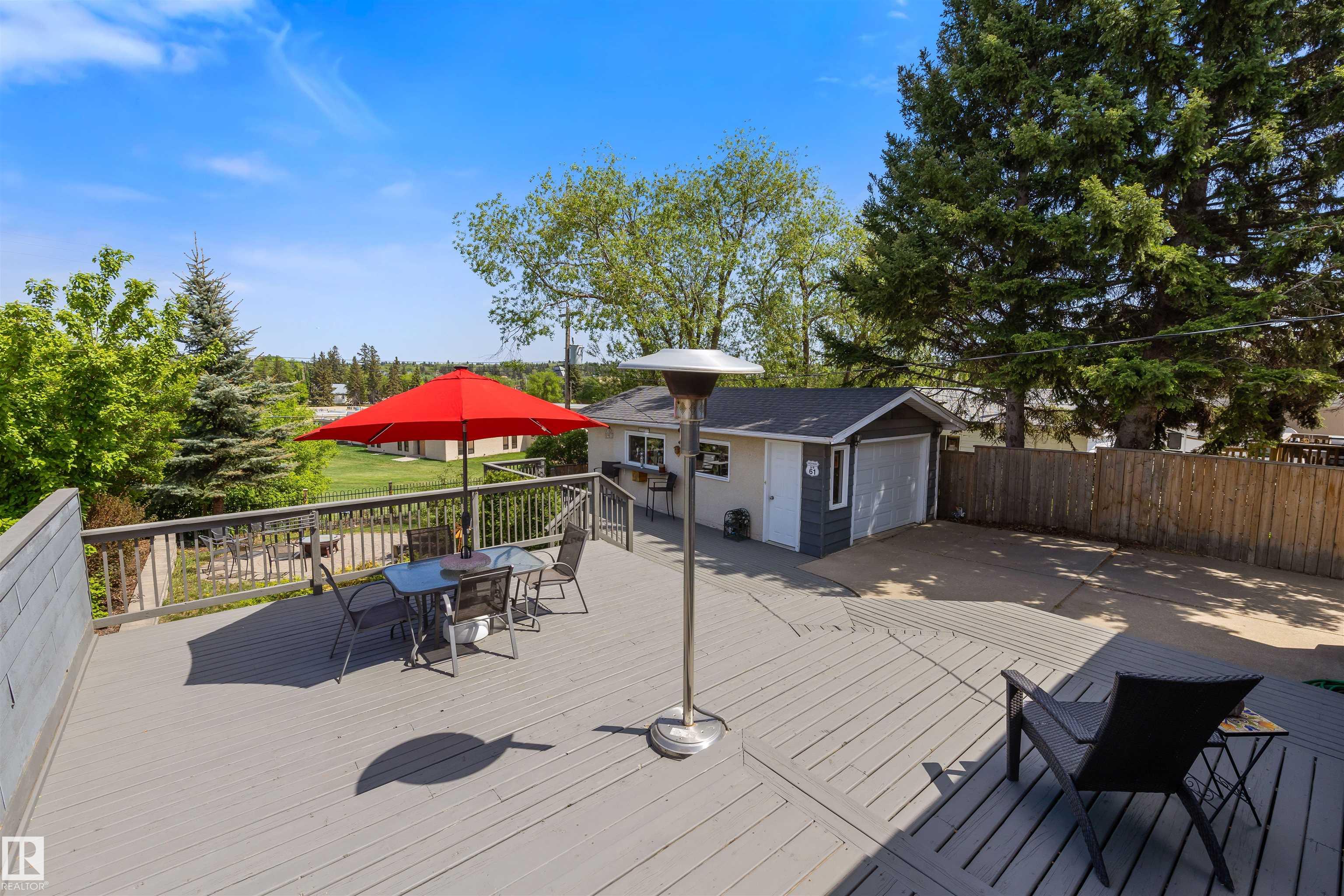 25 MOUNT ROYAL Drive, E4493381, Alberta,