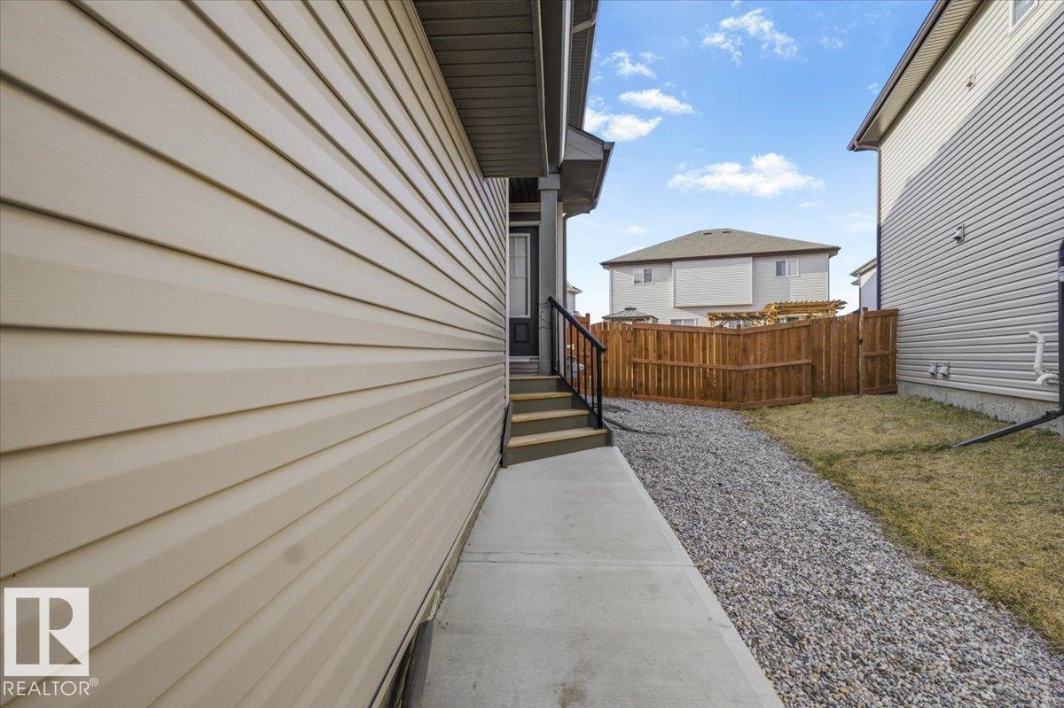 Fifth View of 9046 COOPER Link, Chappelle Area, Edmonton, Alberta, T6W 4A4