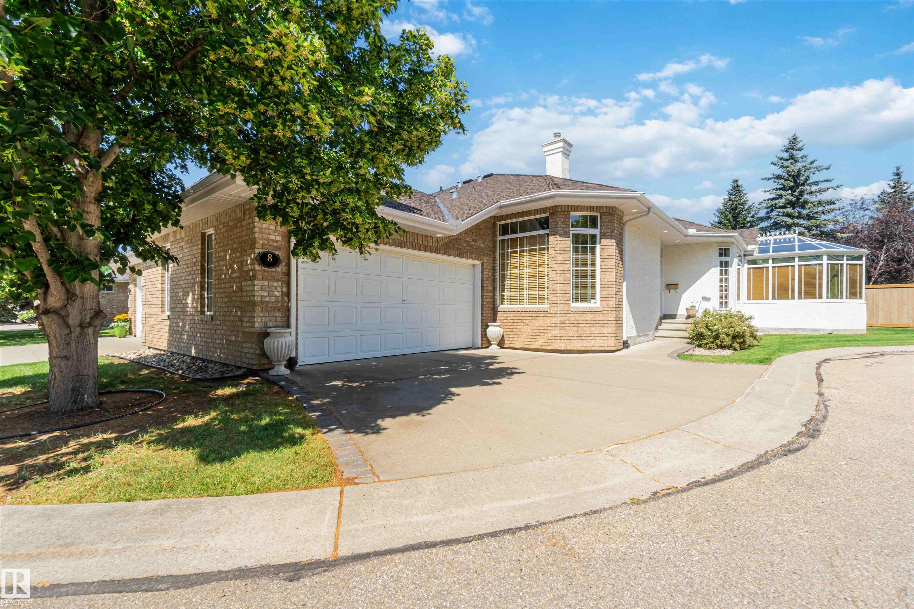 Second View of 8 BUTTERWORTH Point(e), Bulyea Heights, Edmonton, Alberta, T6R 2S3