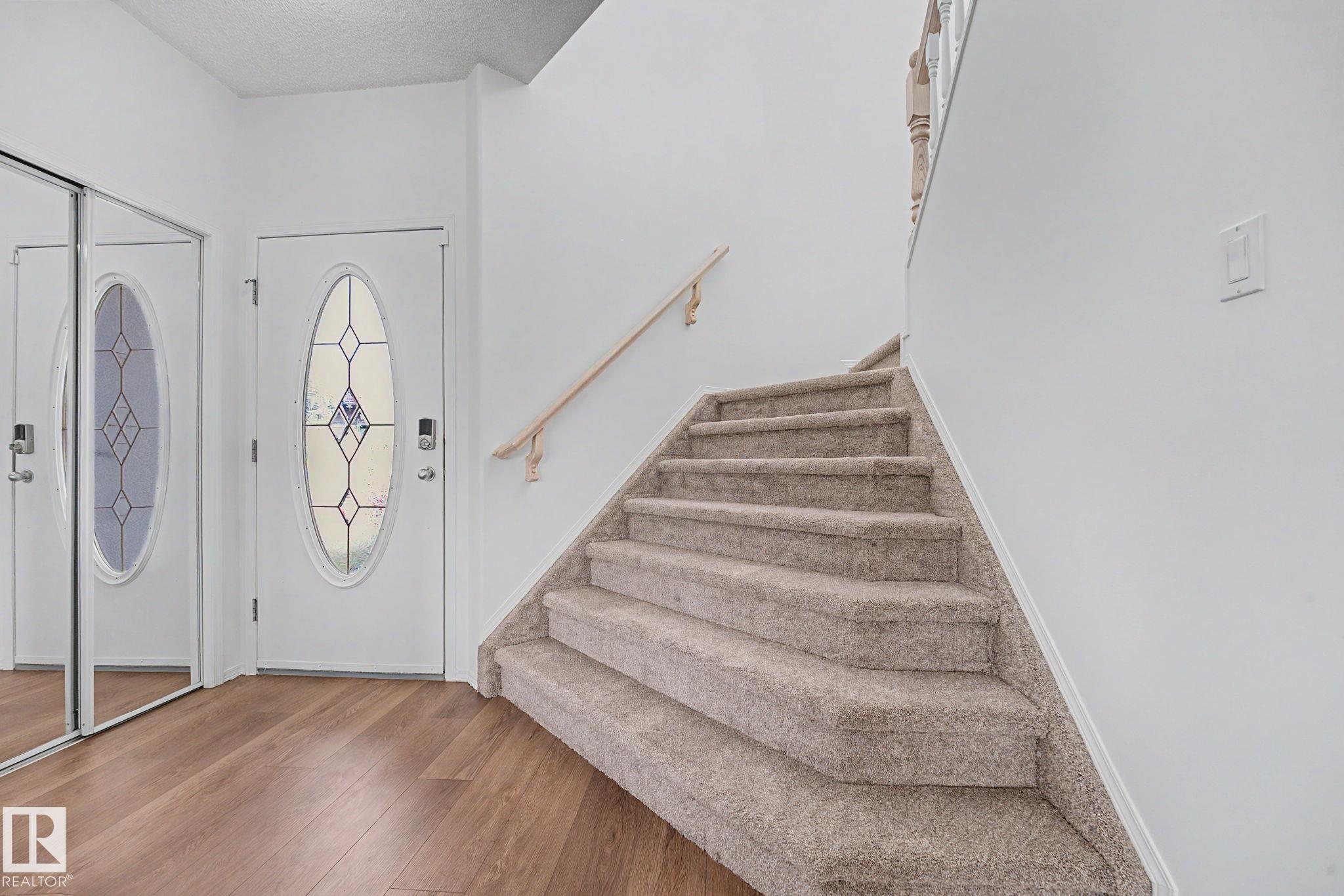 Fifth View of 262 DUNVEGAN Road, Athlone, Edmonton, Alberta, T5L 5E5