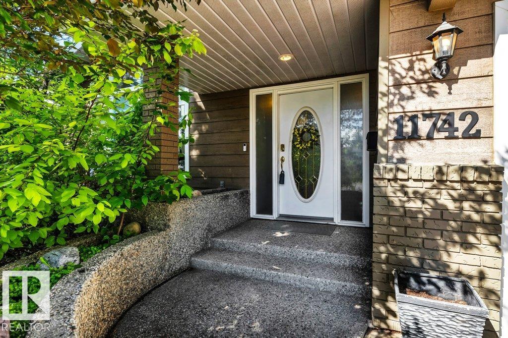 Fifth View of 11742 29 Avenue, Blue Quill, Edmonton, Alberta, T6J 3K9
