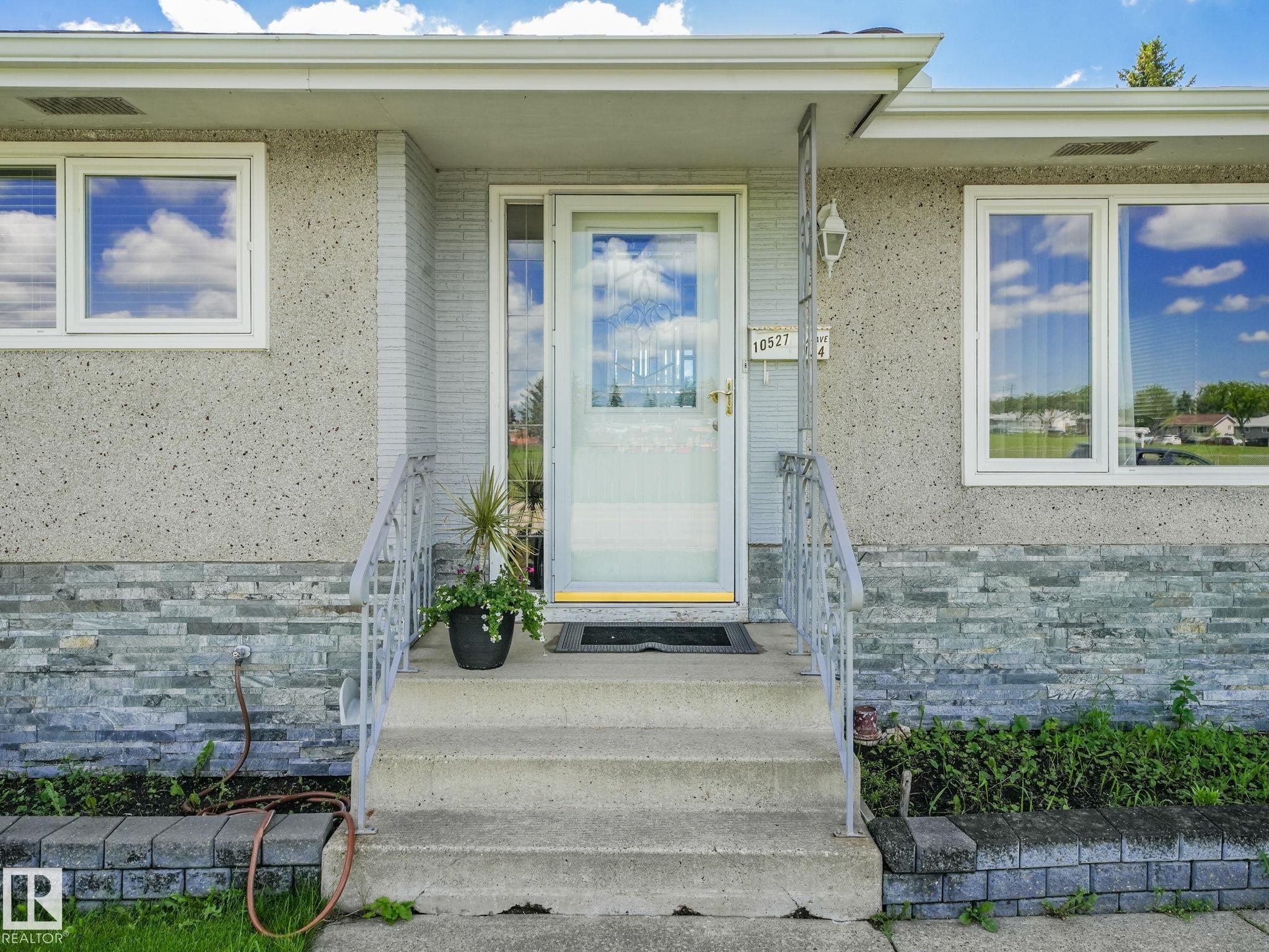 Third View of 10527 134A Avenue, Rosslyn, Edmonton, Alberta, T5E 1M1