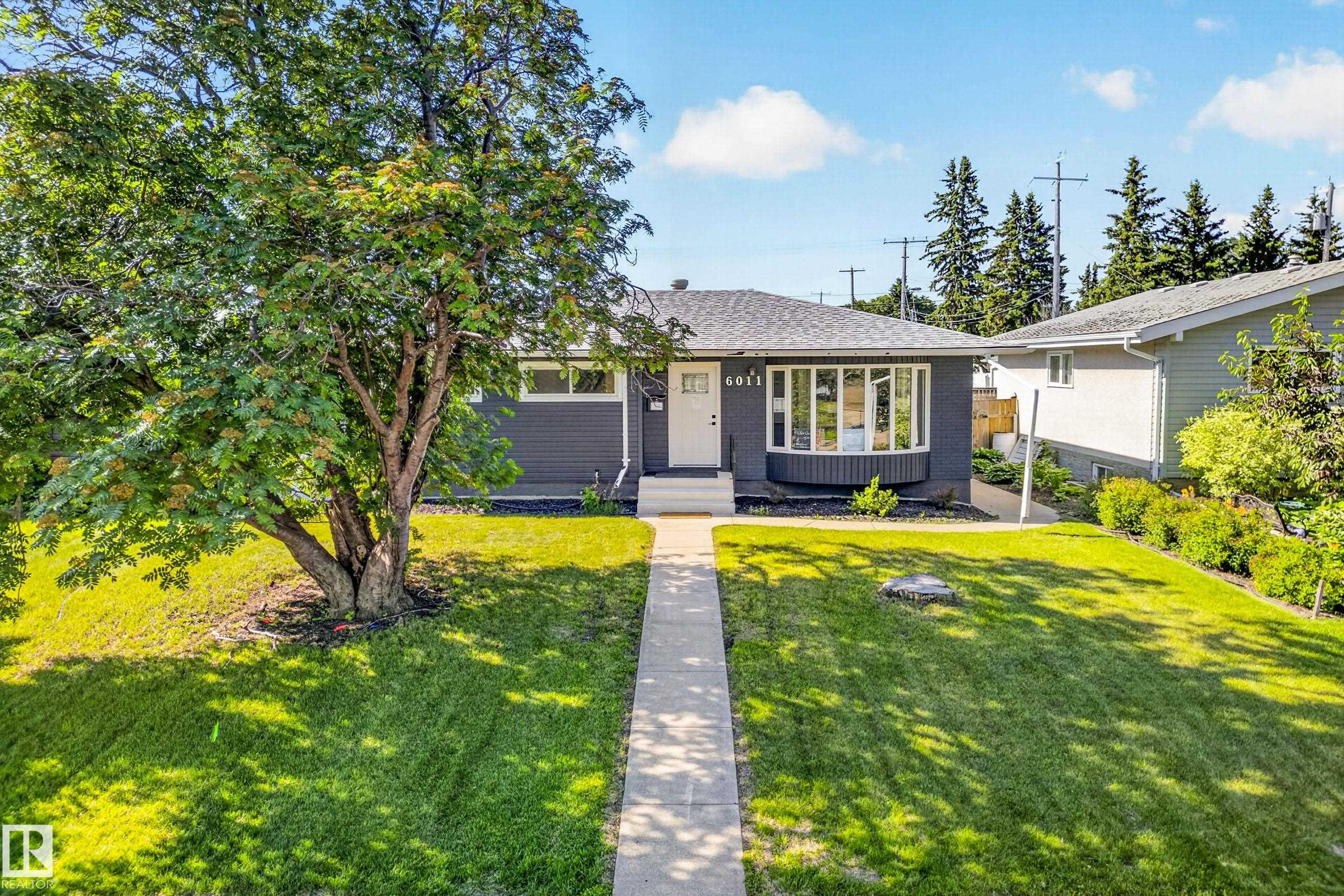 Third View of 6011 93A Avenue, Ottewell, Edmonton, Alberta, T6B 0X1