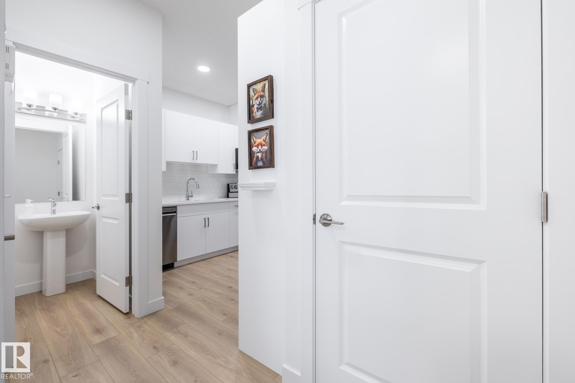 Third View of 622 172 Avenue, Marquis, Edmonton, Alberta, T5Y 6G4