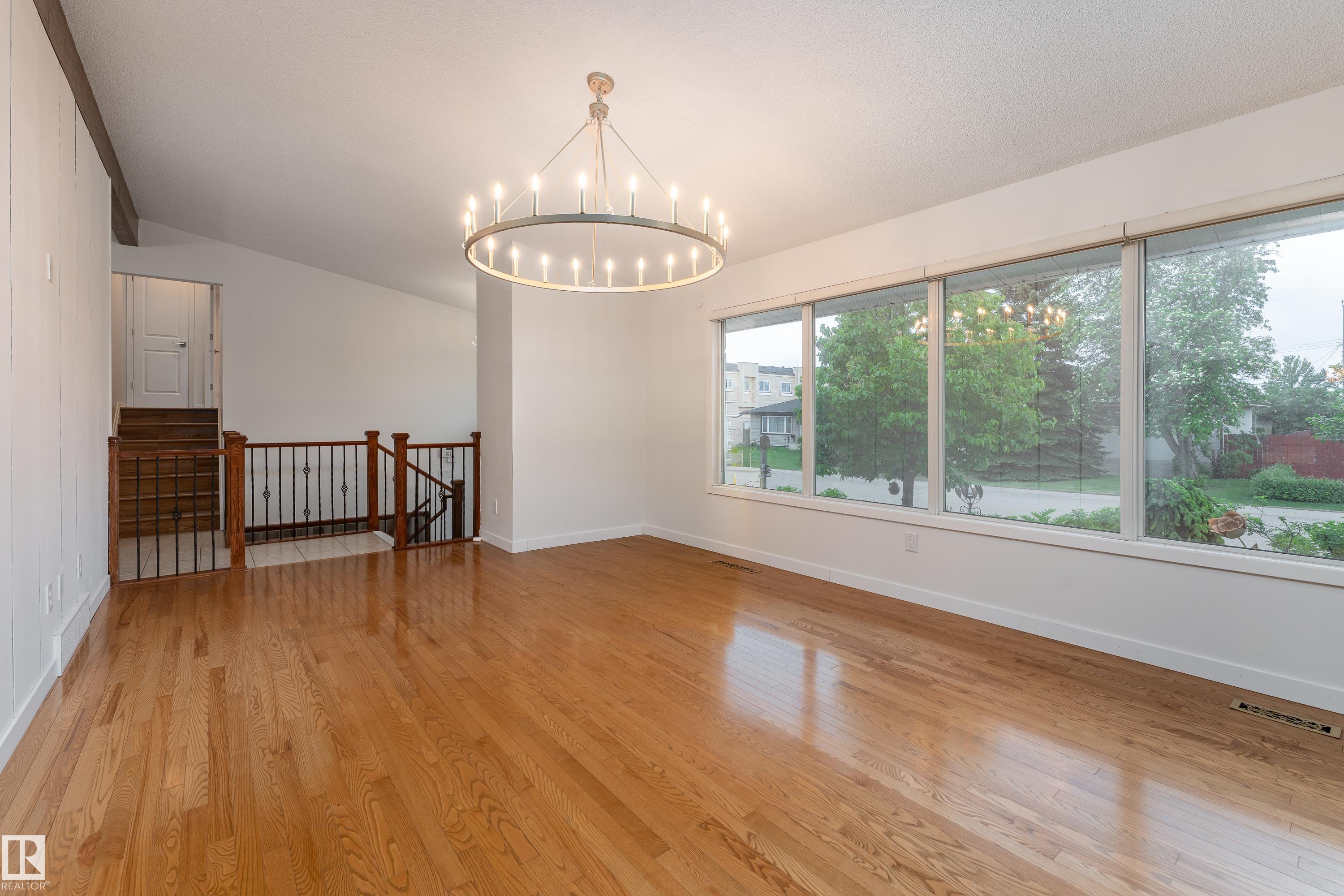 Fifth View of 7802 132A Avenue, Delwood, Edmonton, Alberta, T5C 2C4