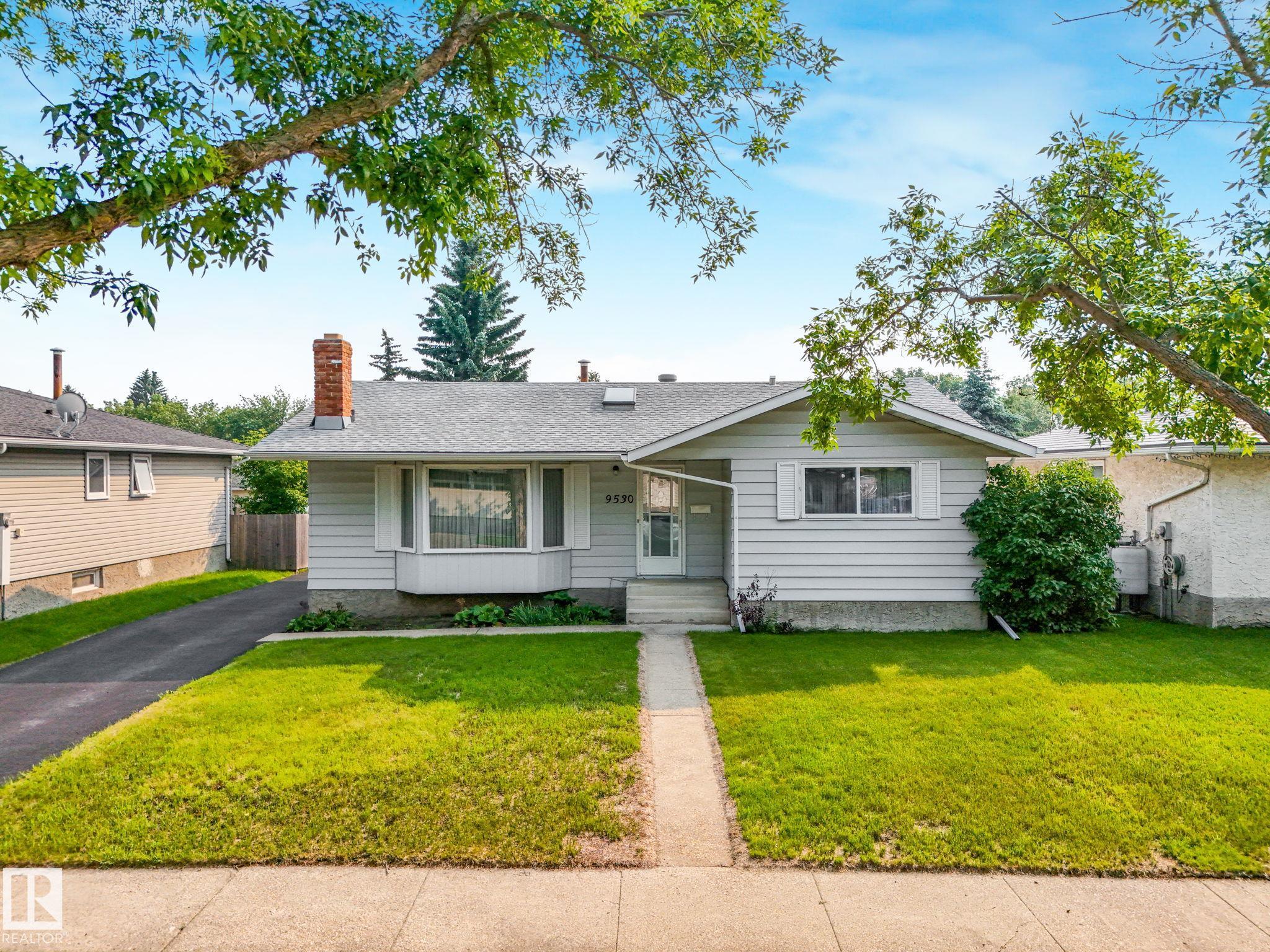 Second View of 9530 87 Street, Pineview Fort Sask., Fort Saskatchewan, Alberta, T8L 1H1