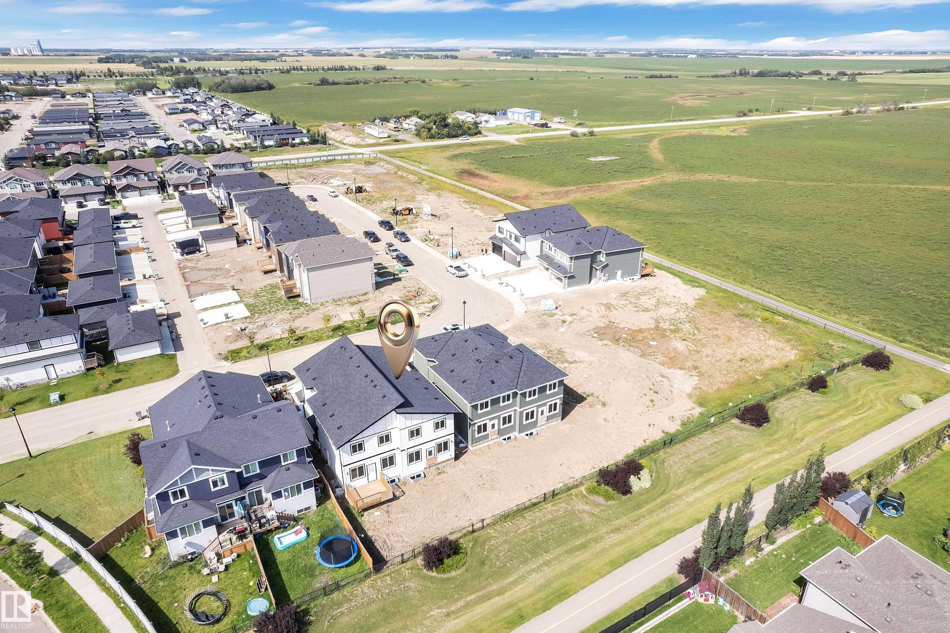 Second View of 10707 98 Street, Morinville, Morinville, Alberta, T8R 2R2