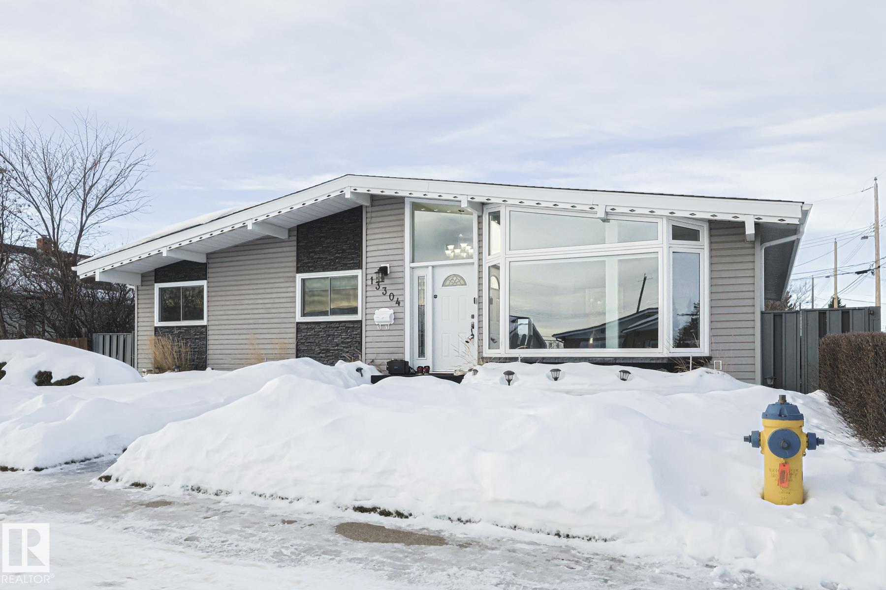 Third View of 13304 70 Street, Delwood, Edmonton, Alberta, T5C 0K3